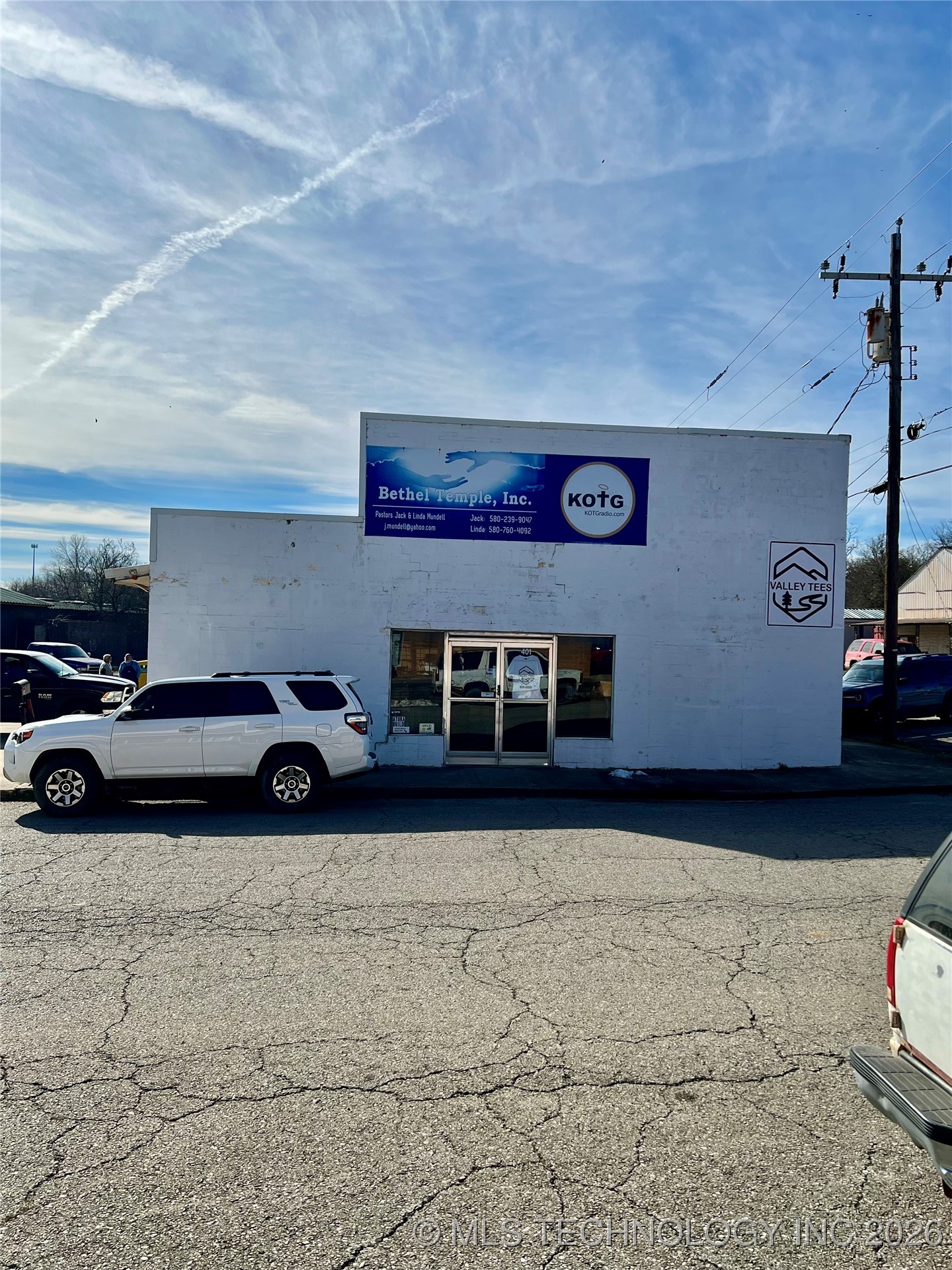 401 E 1st Street Property Photo 4