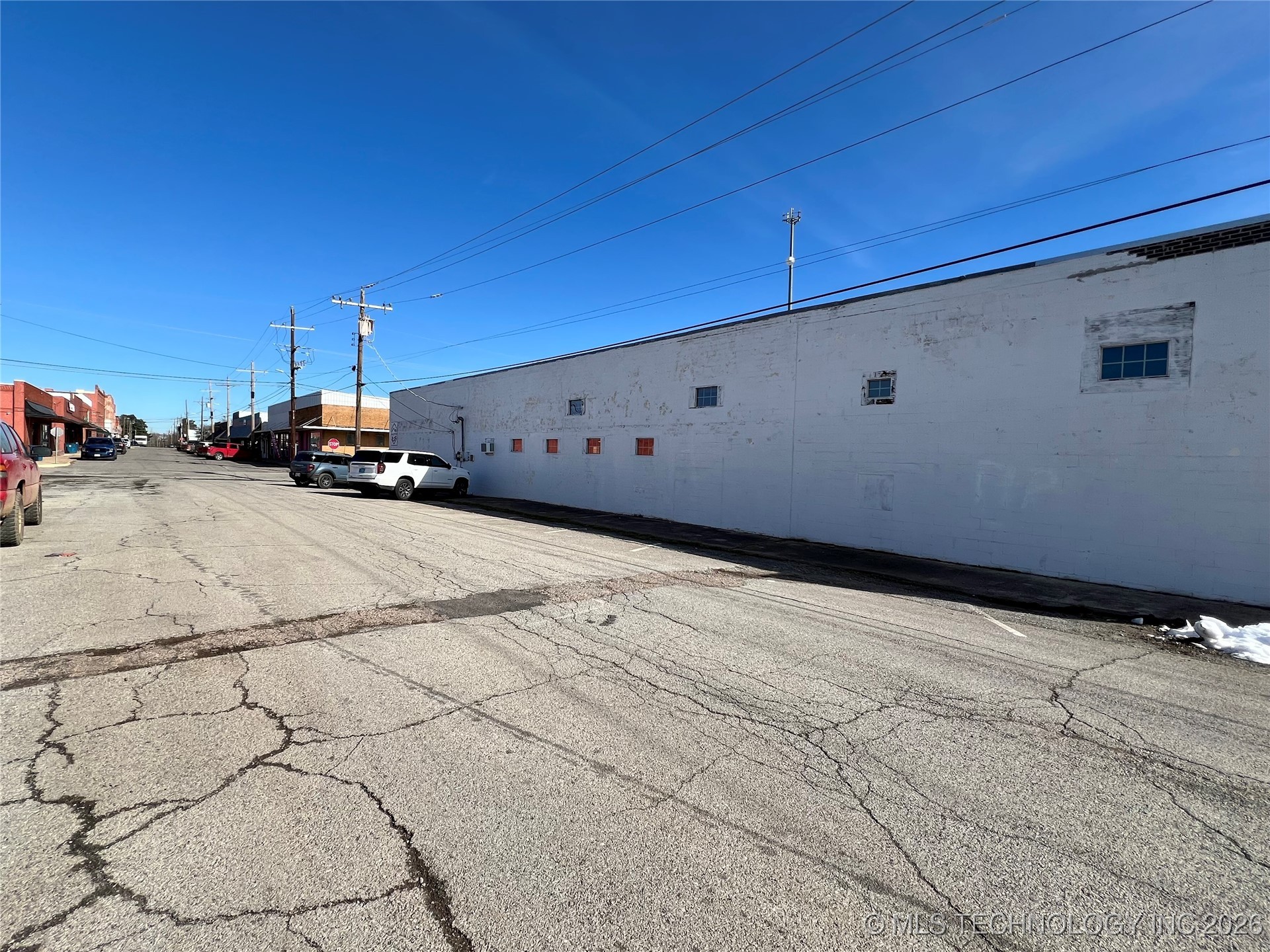 401 E 1st Street Property Photo 5