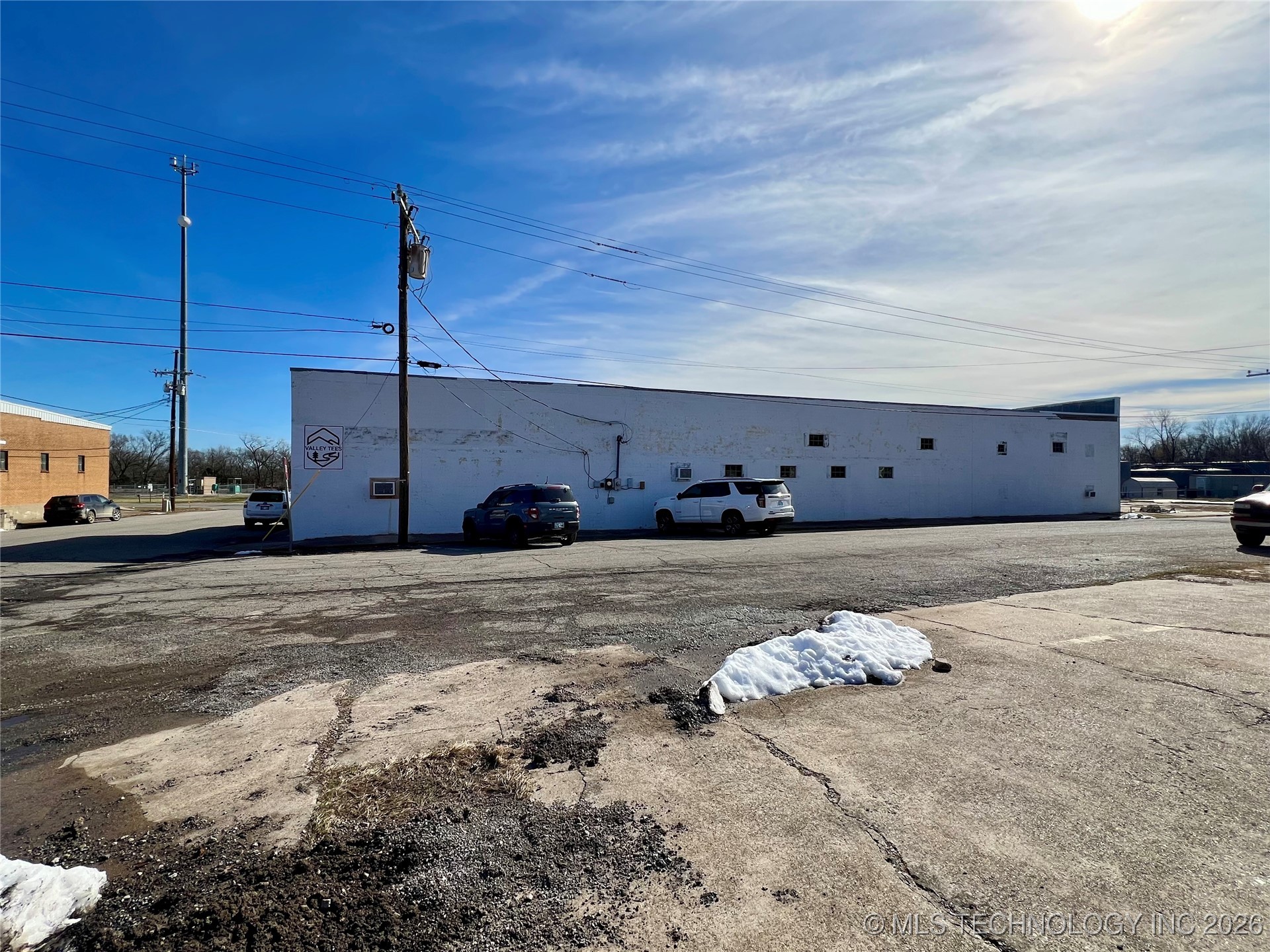 401 E 1st Street Property Photo 8