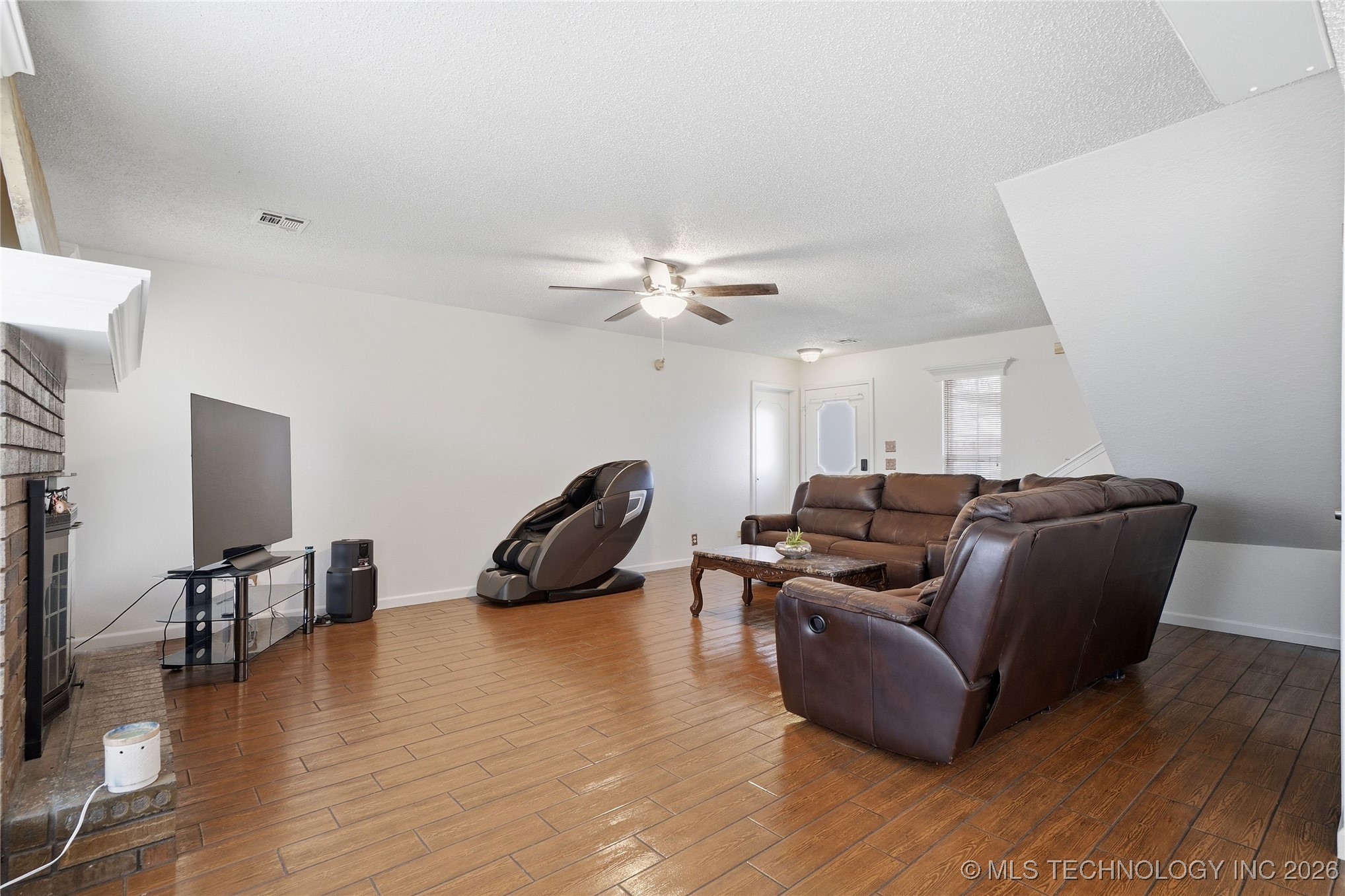 12021 S Forest Place Property Photo 4