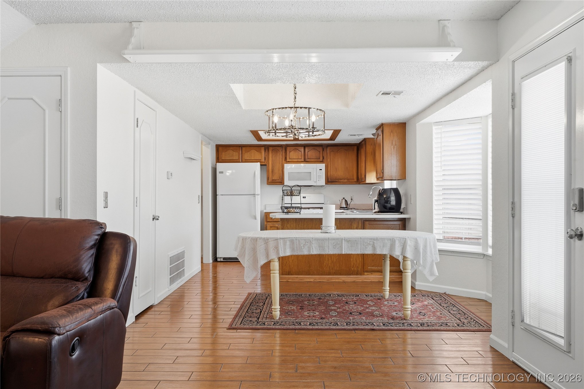 12021 S Forest Place Property Photo 5