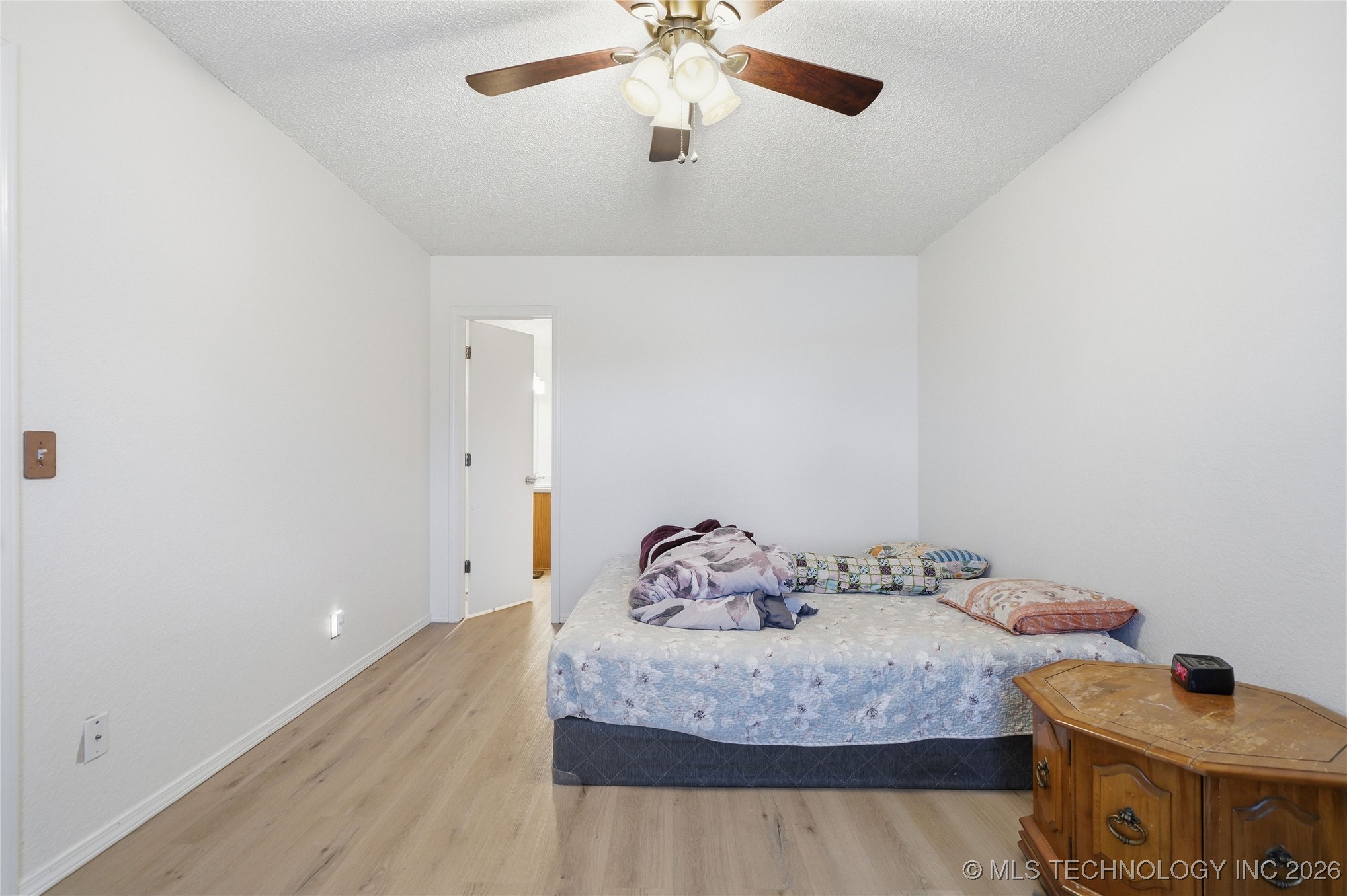 12021 S Forest Place Property Photo 6