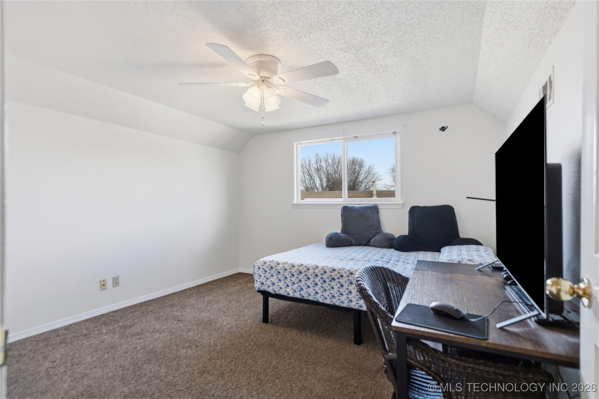 12021 S Forest Place Property Photo 7