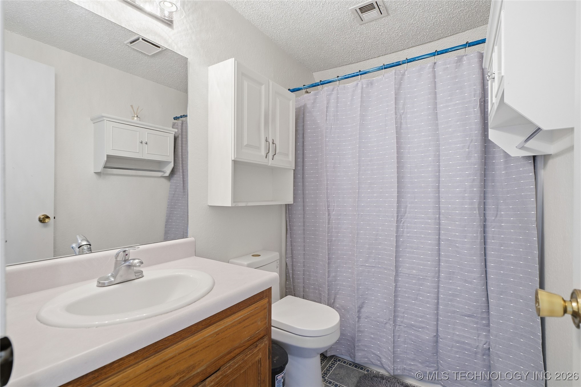 12021 S Forest Place Property Photo 8