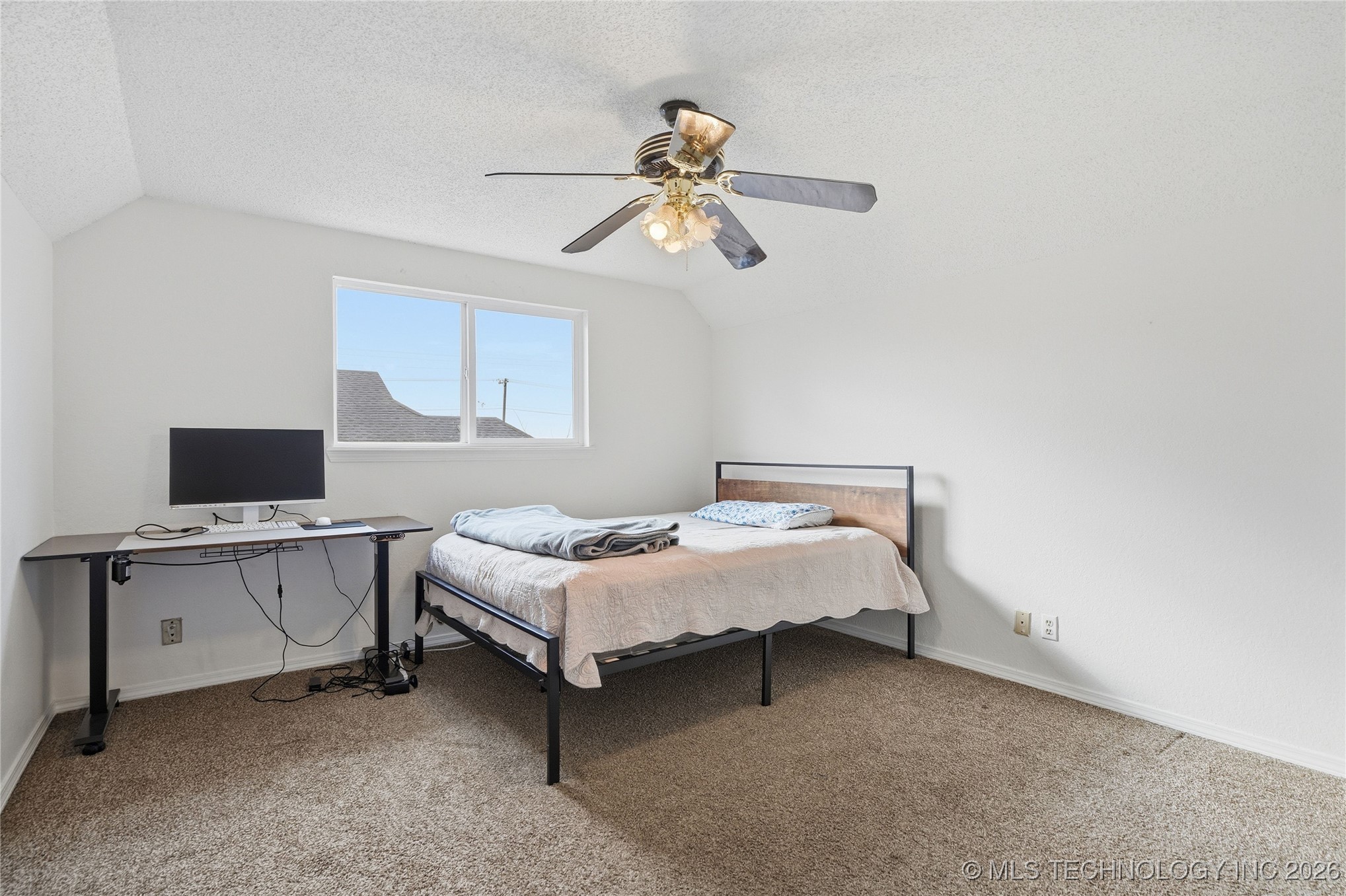 12021 S Forest Place Property Photo 9