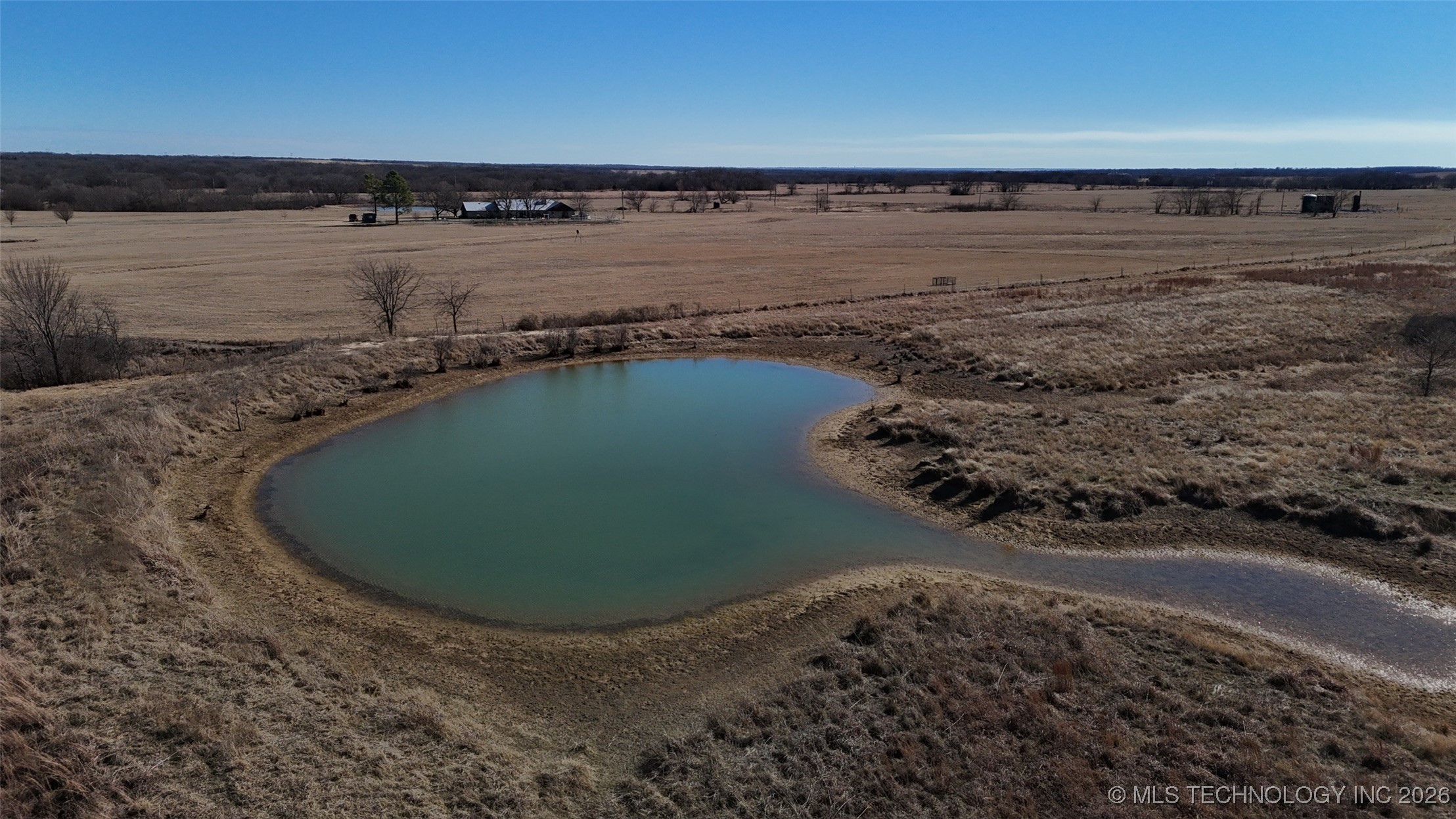 01 Holiday Road Property Photo 3