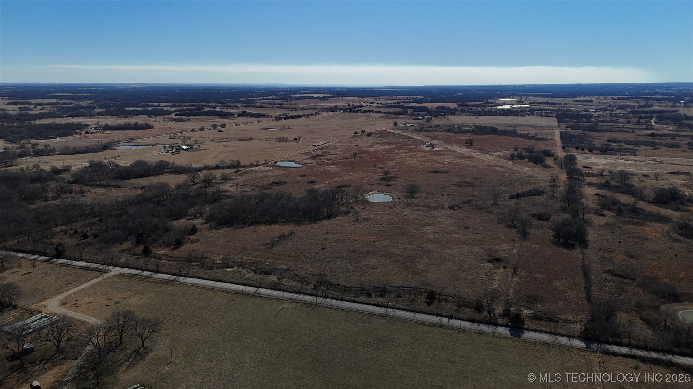 01 Holiday Road Property Photo 5