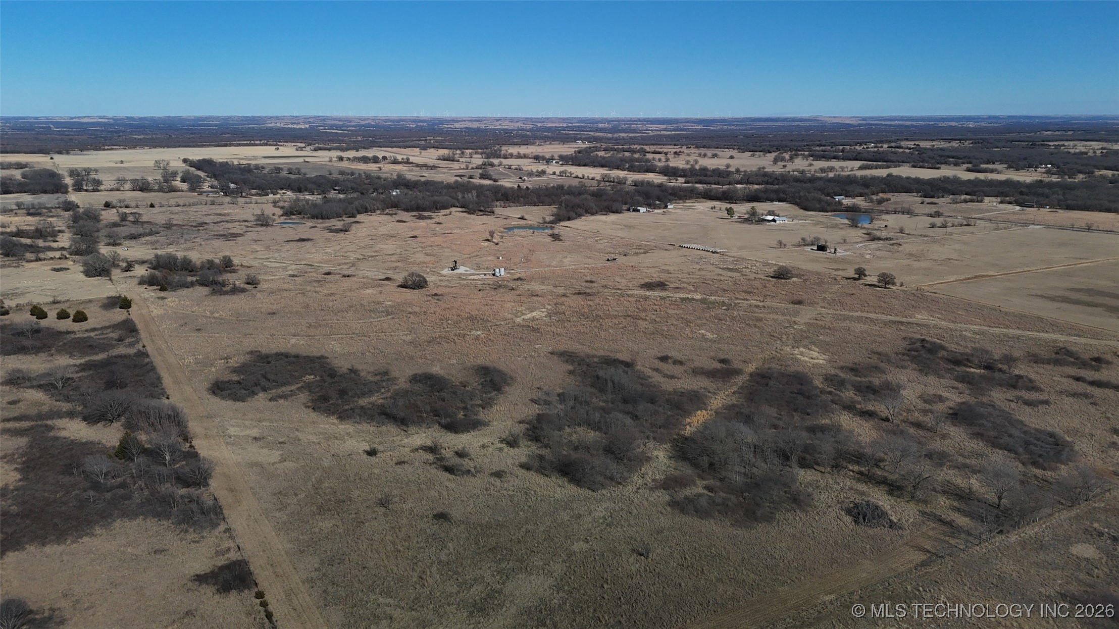 01 Holiday Road Property Photo 7