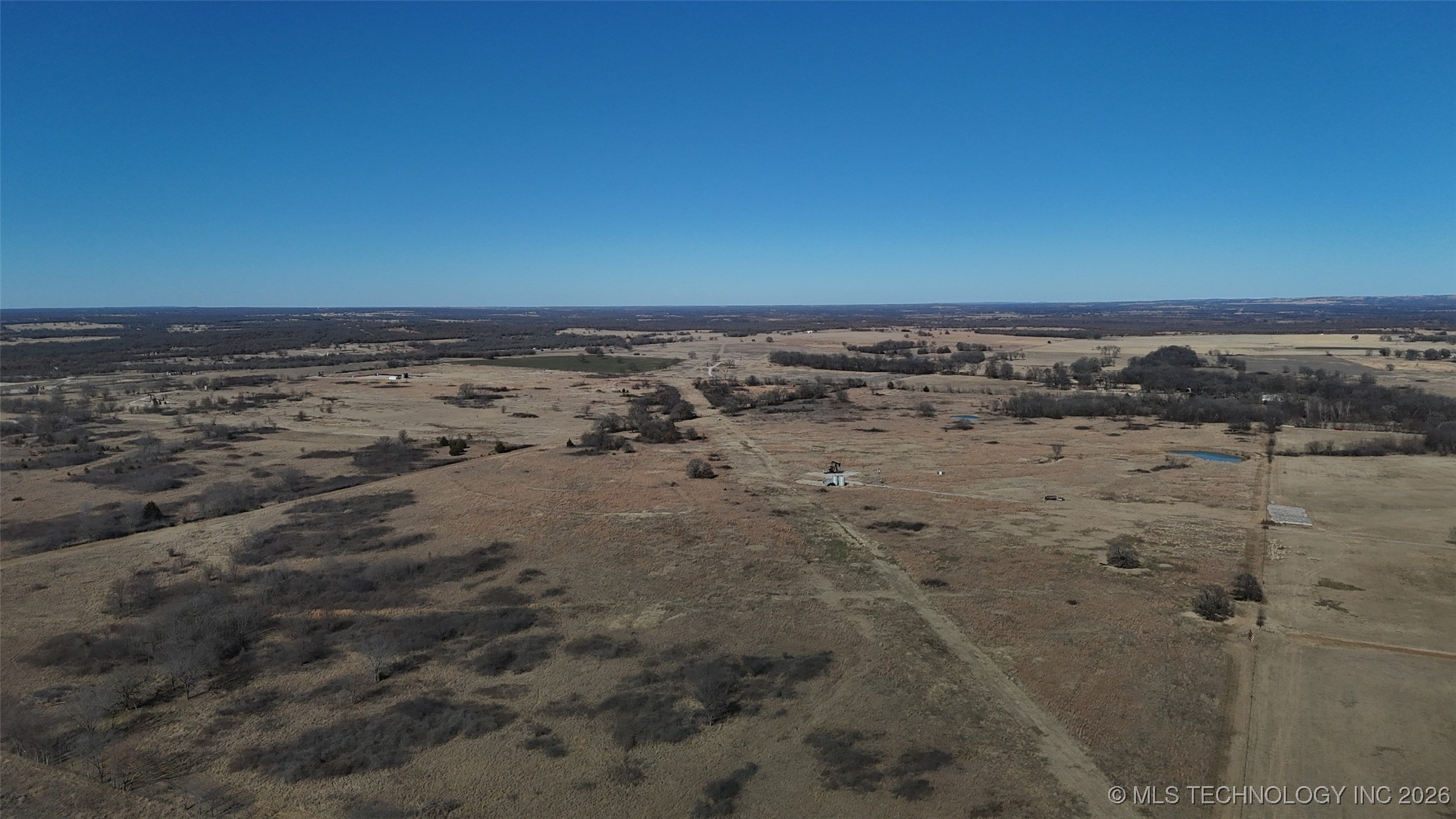 01 Holiday Road Property Photo 9