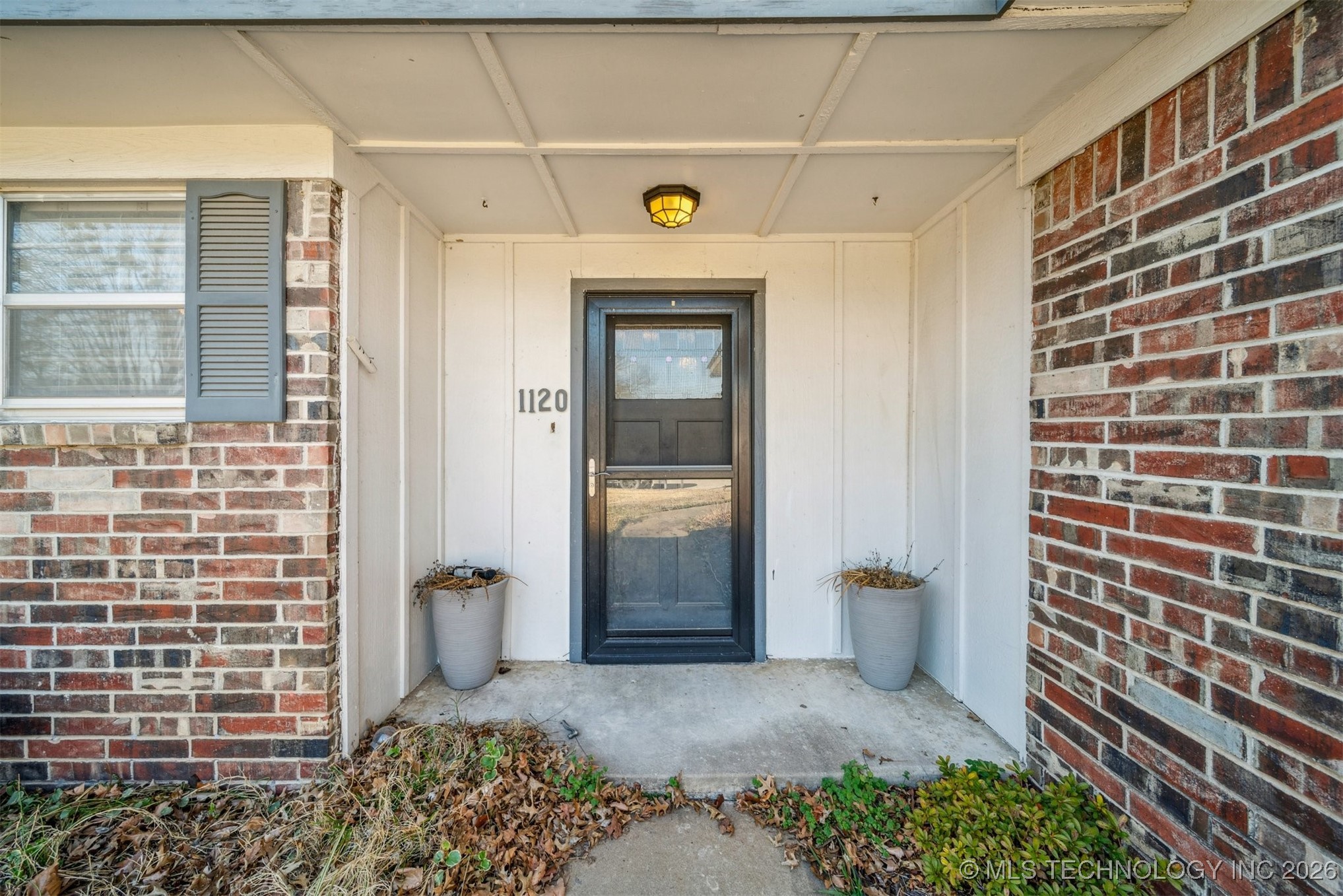 1120 Cottonwood Court Property Photo 4