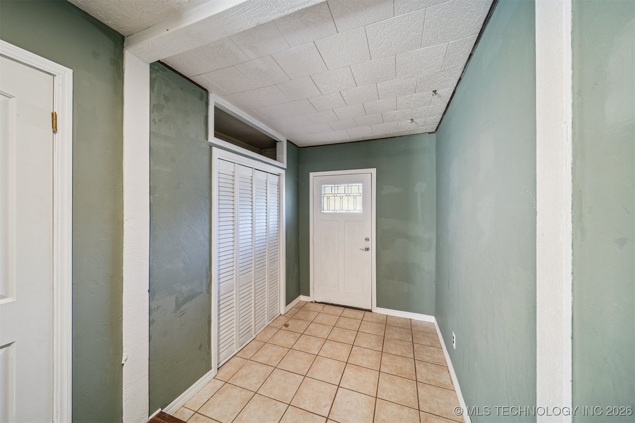 1120 Cottonwood Court Property Photo 5