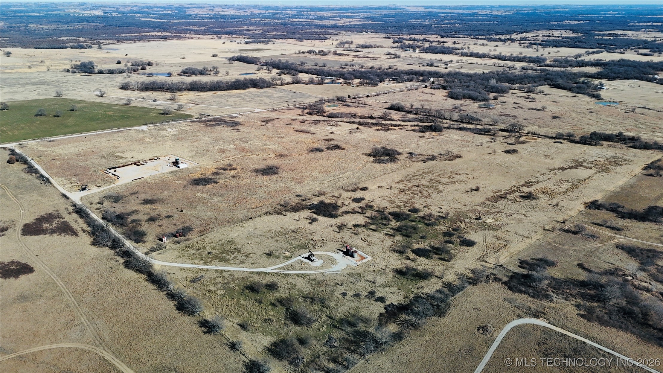 02 Holiday Road Property Photo 4