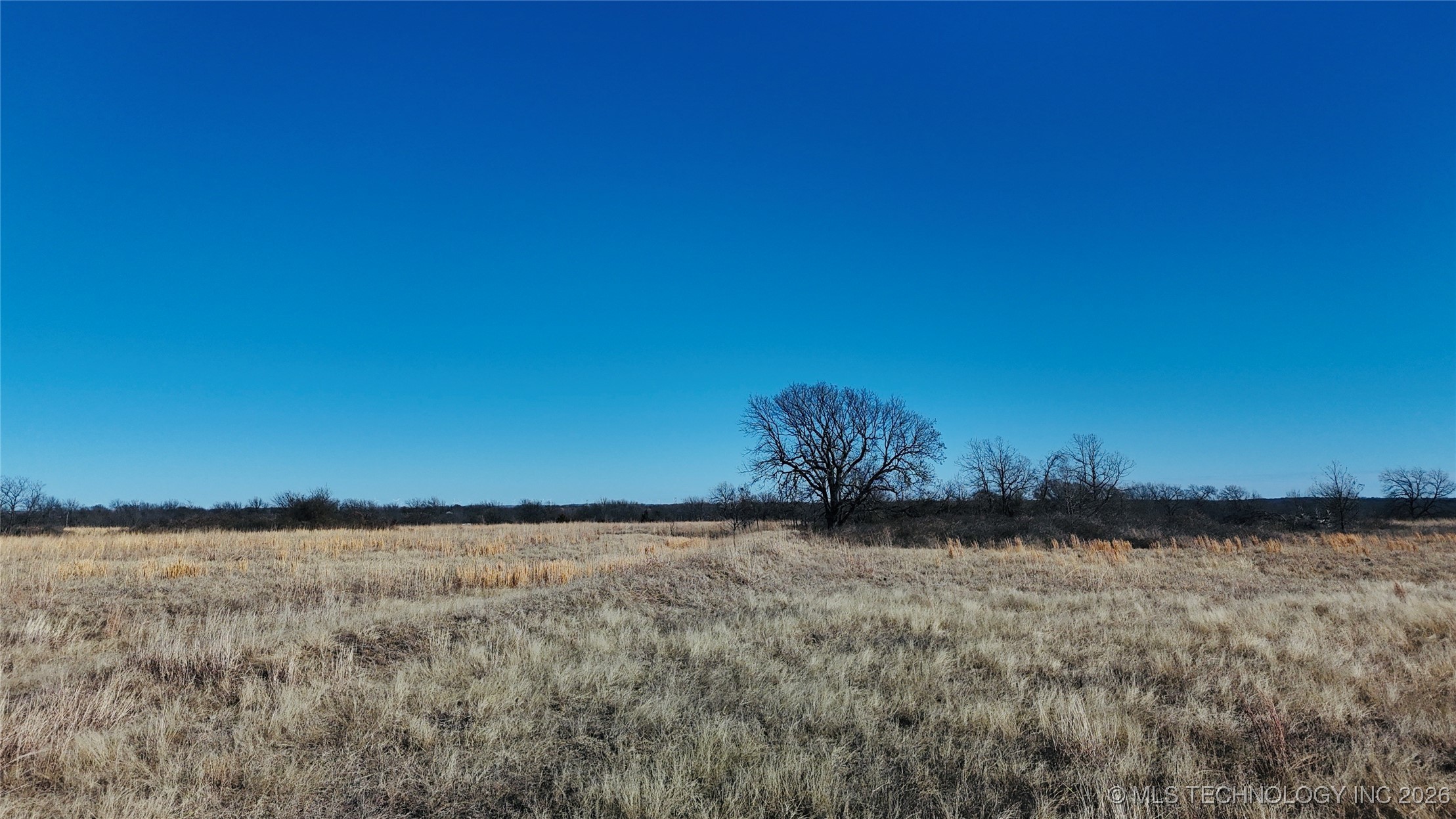 02 Holiday Road Property Photo 5