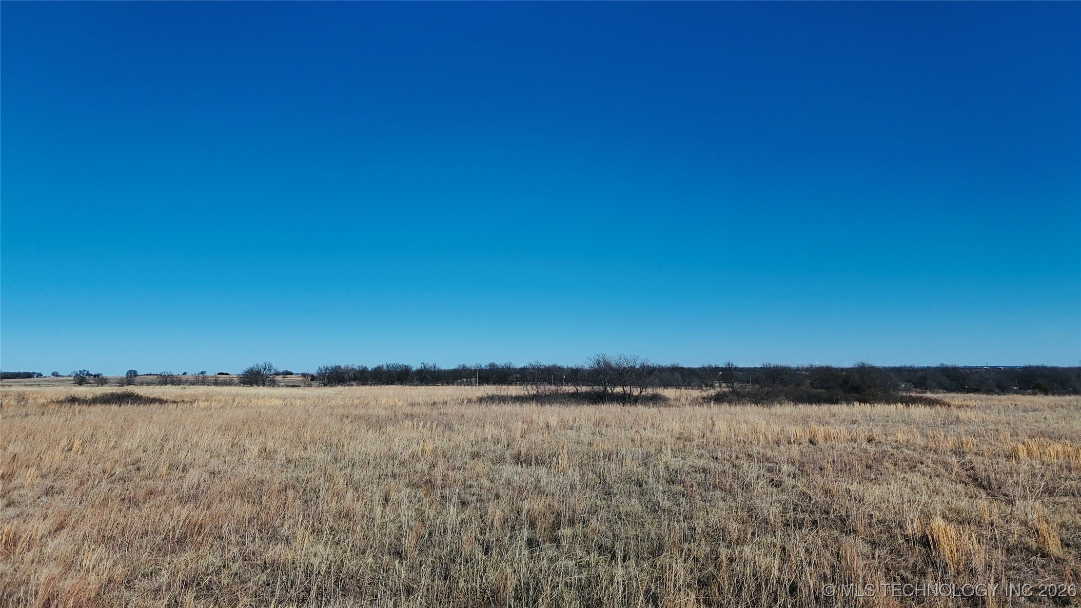 02 Holiday Road Property Photo 6