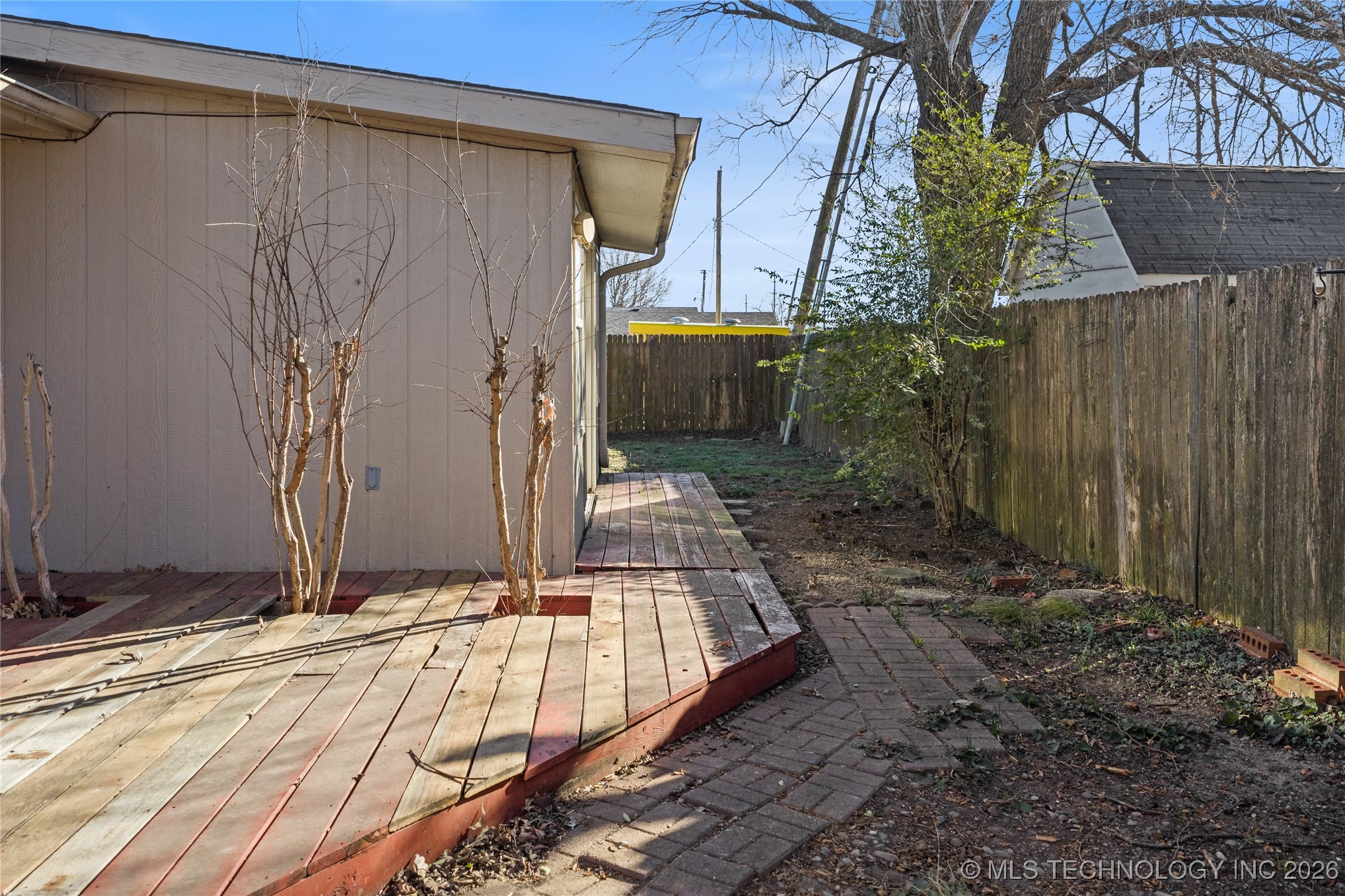 1209 W Chickasha Property Photo 9