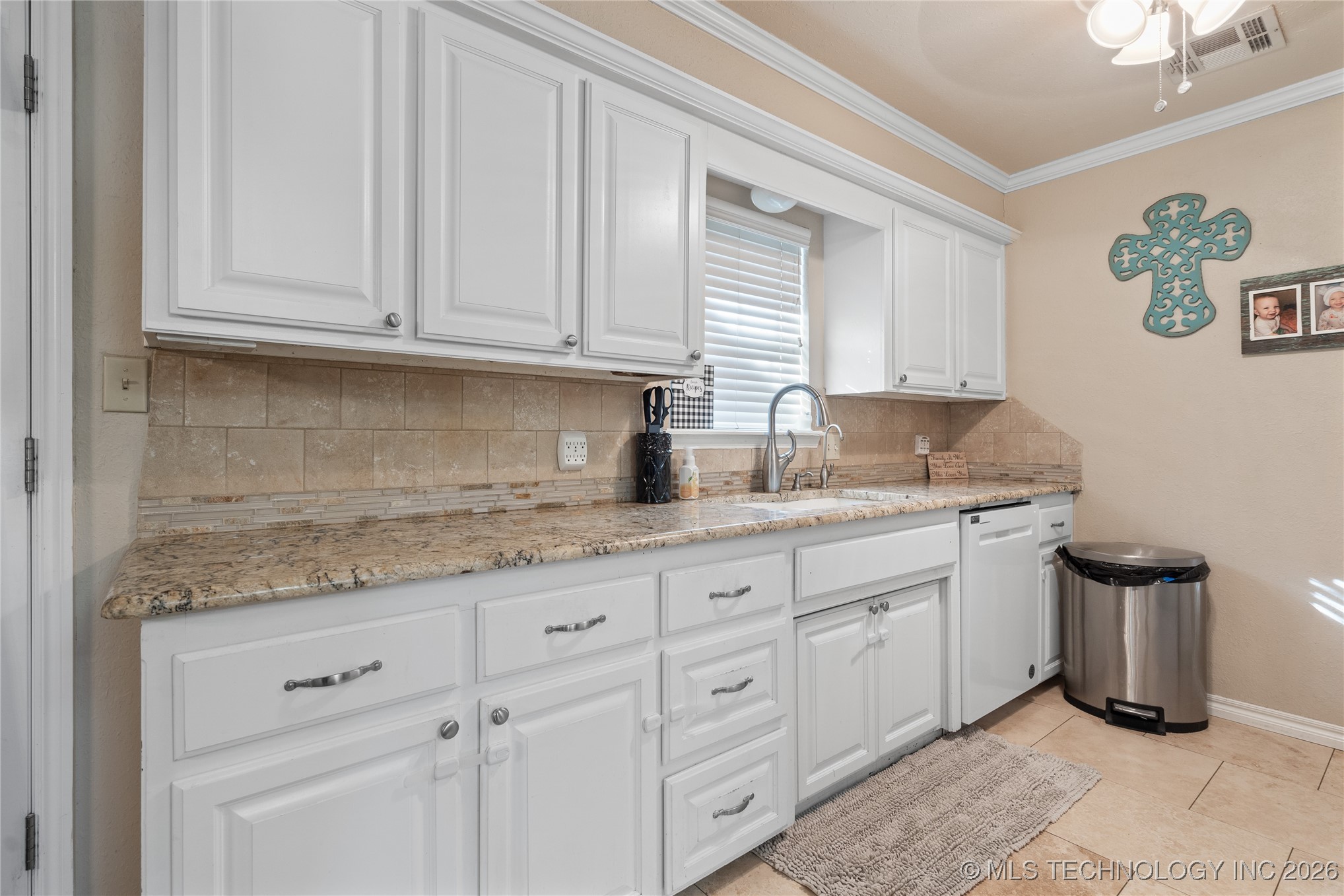 1209 W Chickasha Property Photo 18