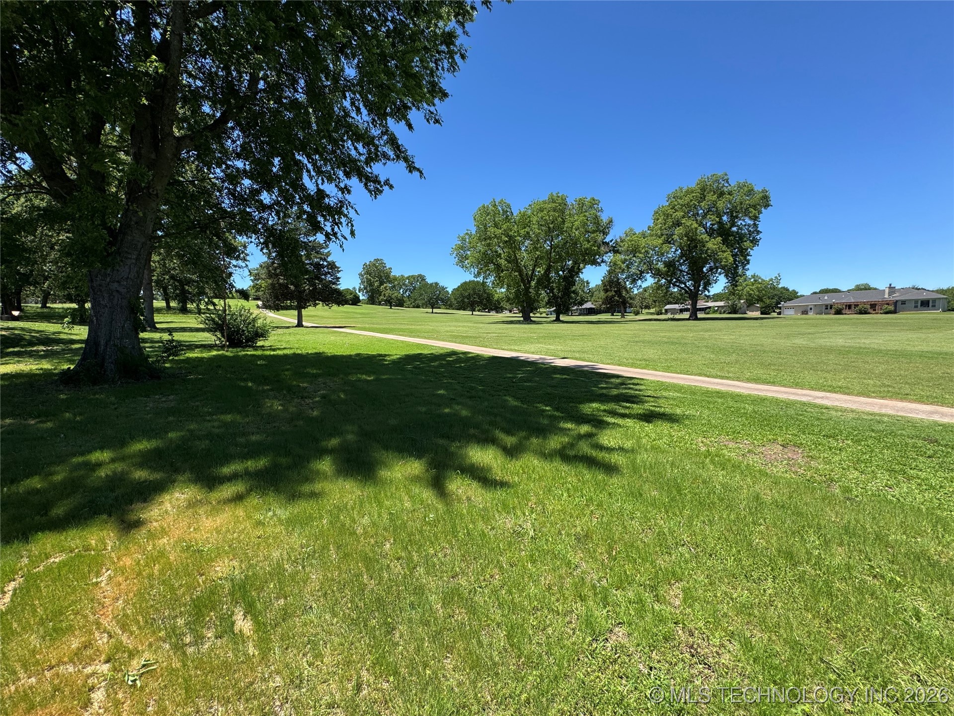 50 Fairway Drive Property Photo 6