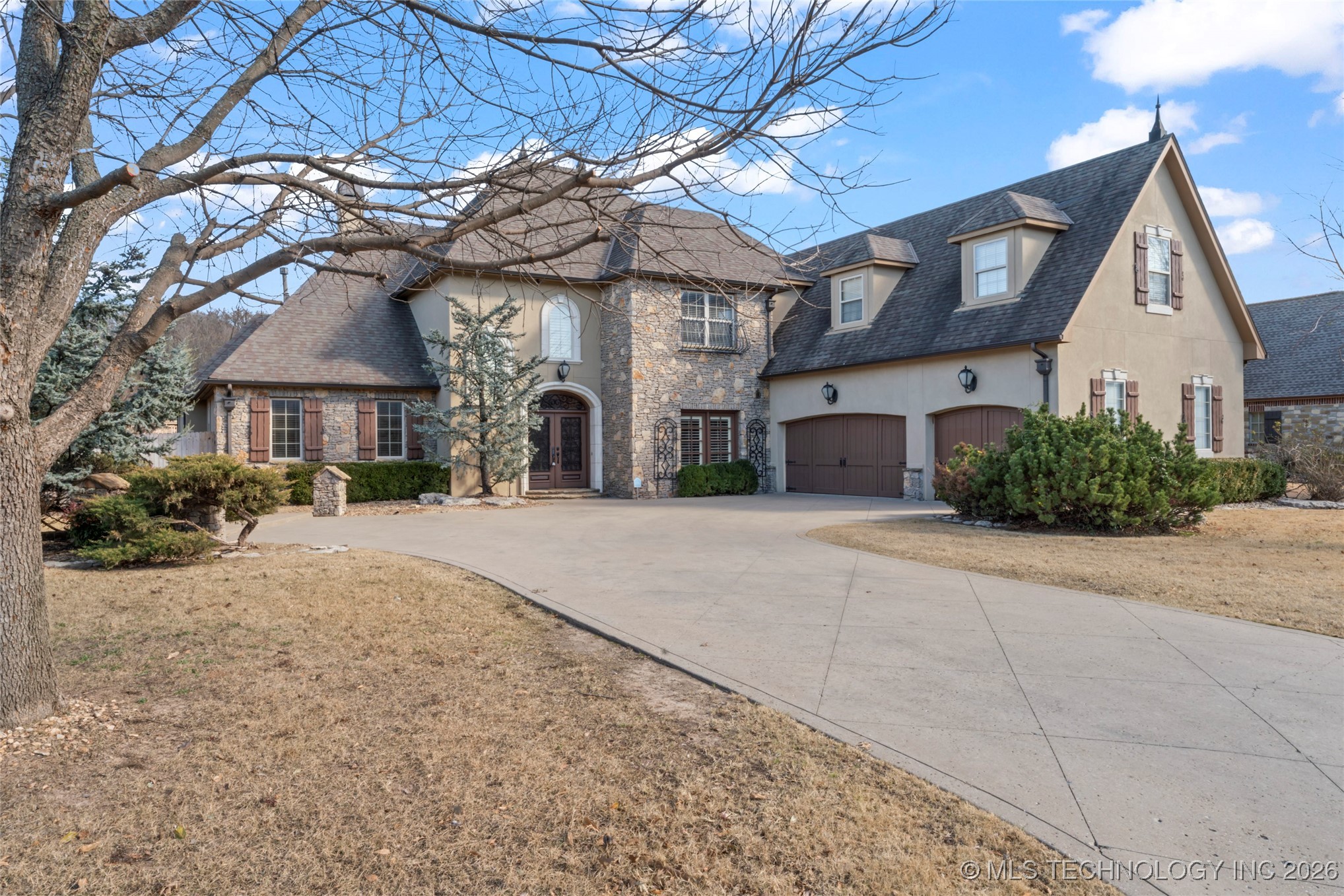 11319 S College Avenue Property Photo 2