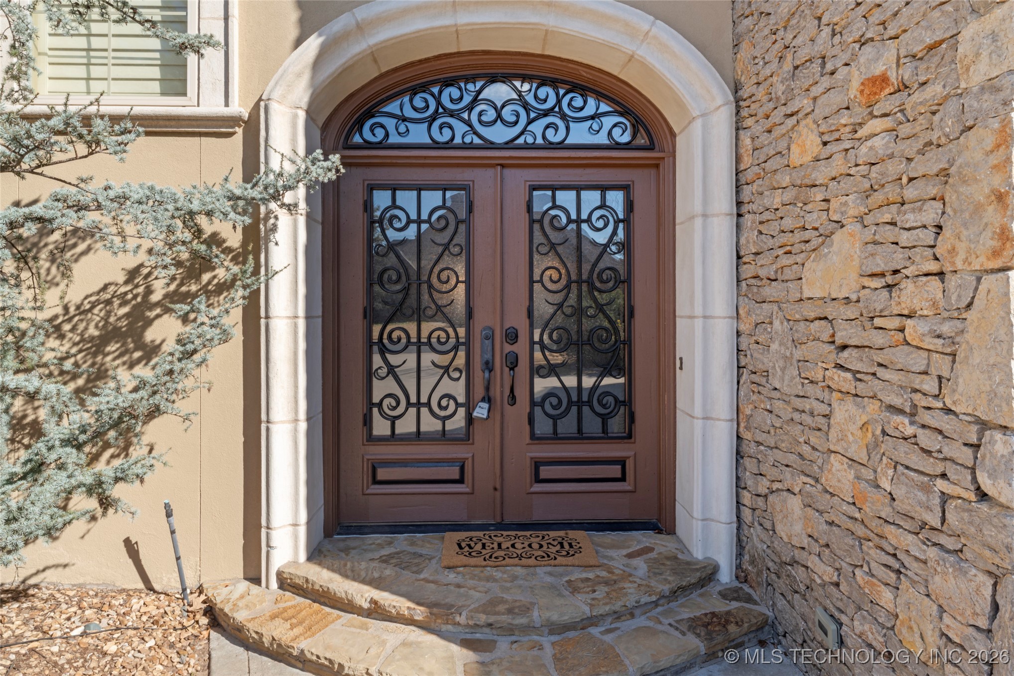 11319 S College Avenue Property Photo 3