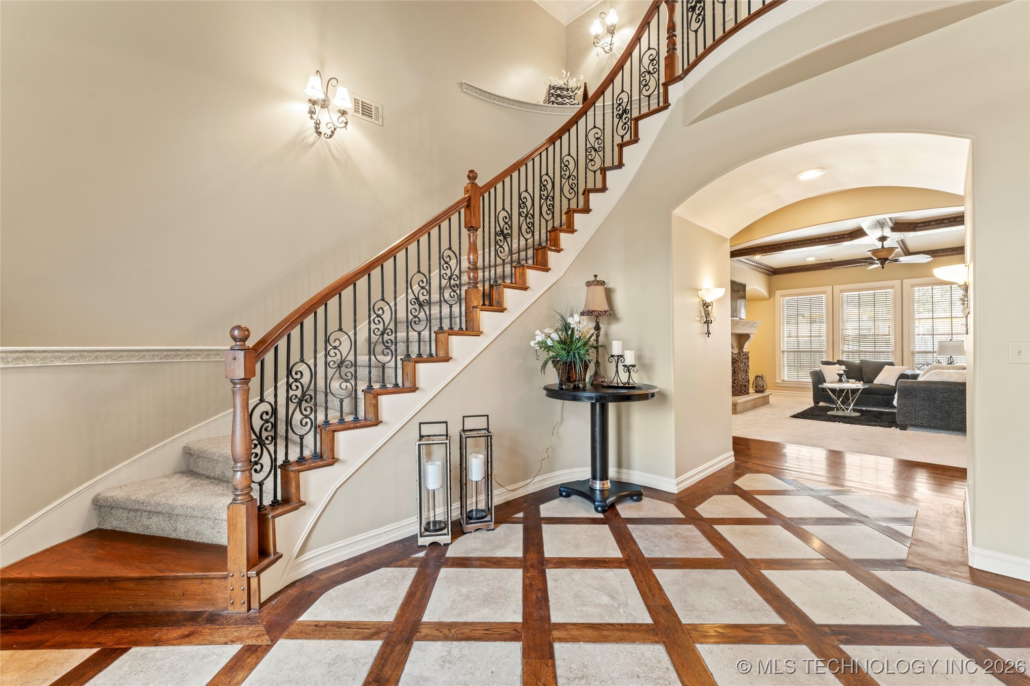 11319 S College Avenue Property Photo 5