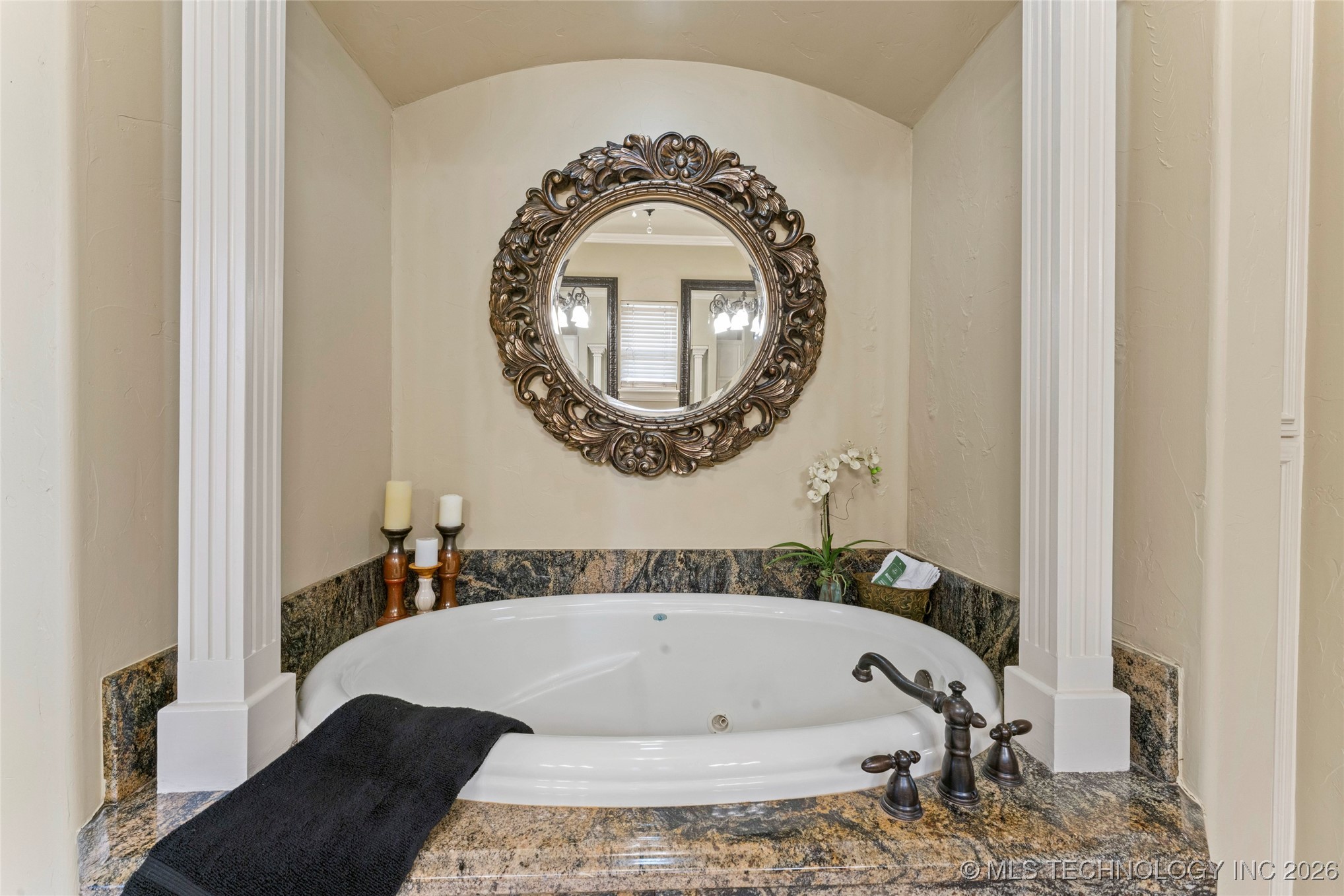 11319 S College Avenue Property Photo 27