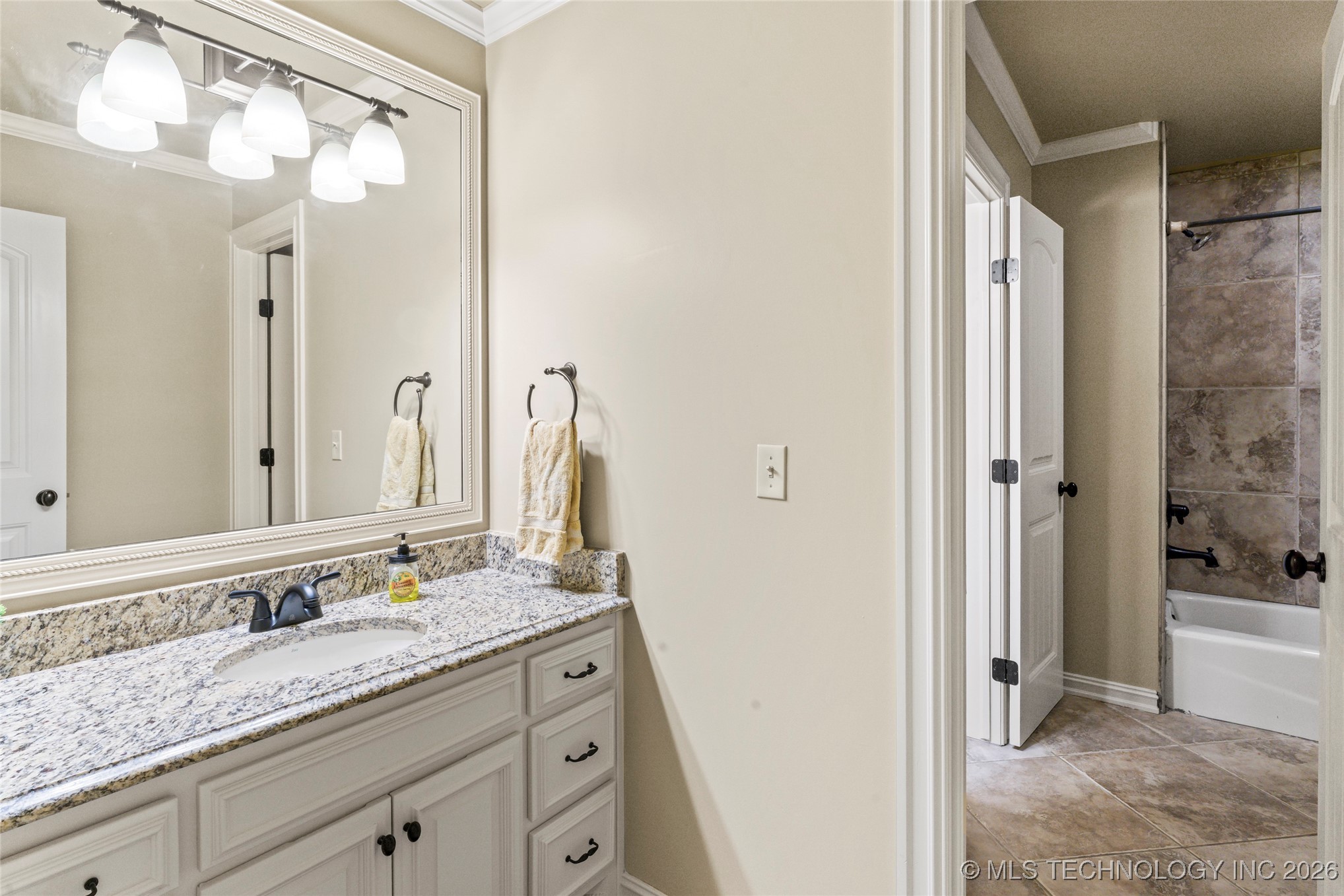 11319 S College Avenue Property Photo 54