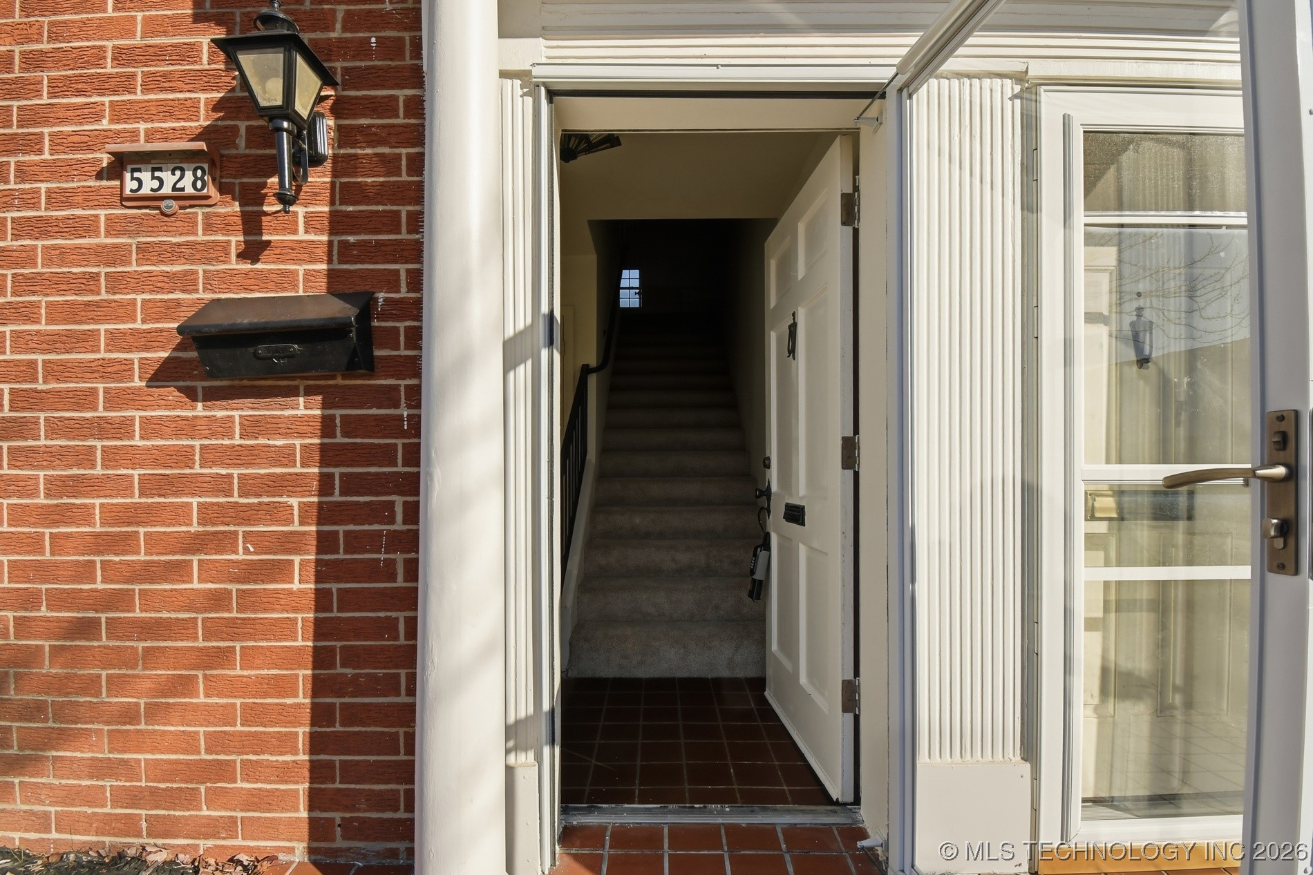 5528 E 46th Street 9 Property Photo 3