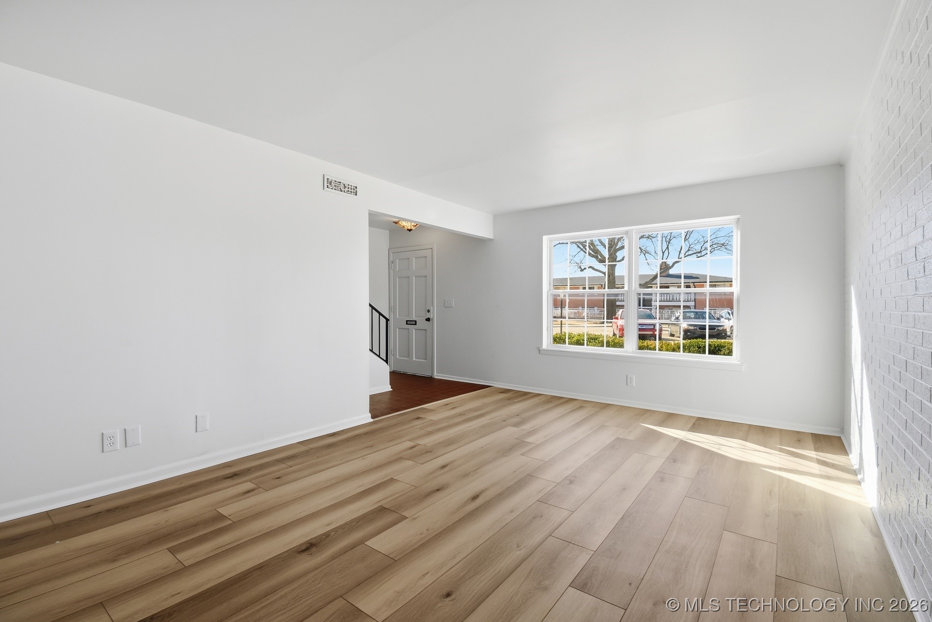 5528 E 46th Street 9 Property Photo 8