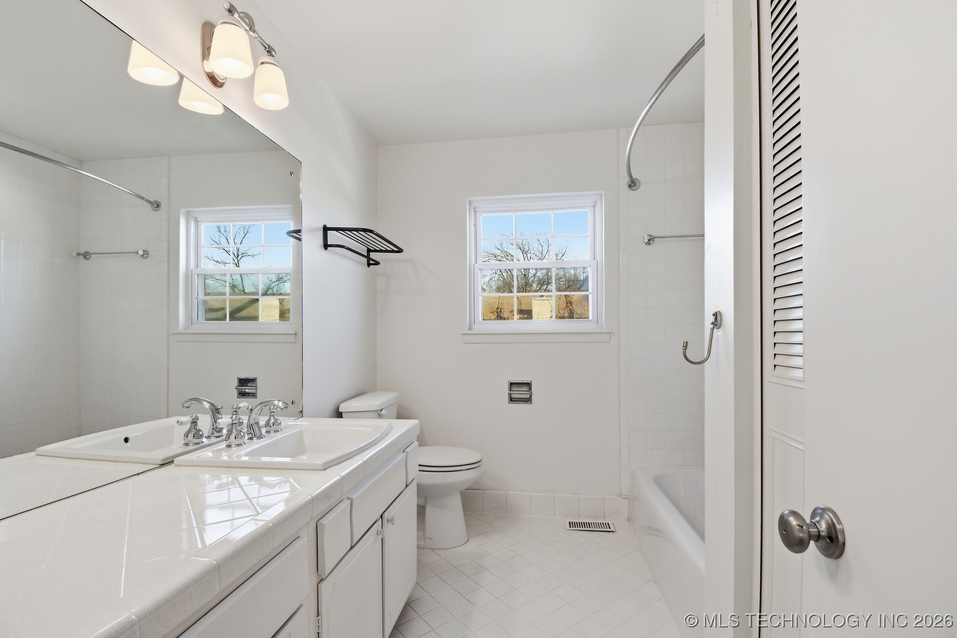 5528 E 46th Street 9 Property Photo 15