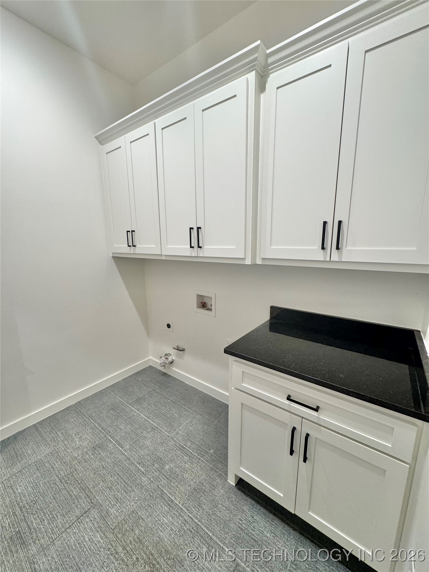 913 E 37th Street S Property Photo 15