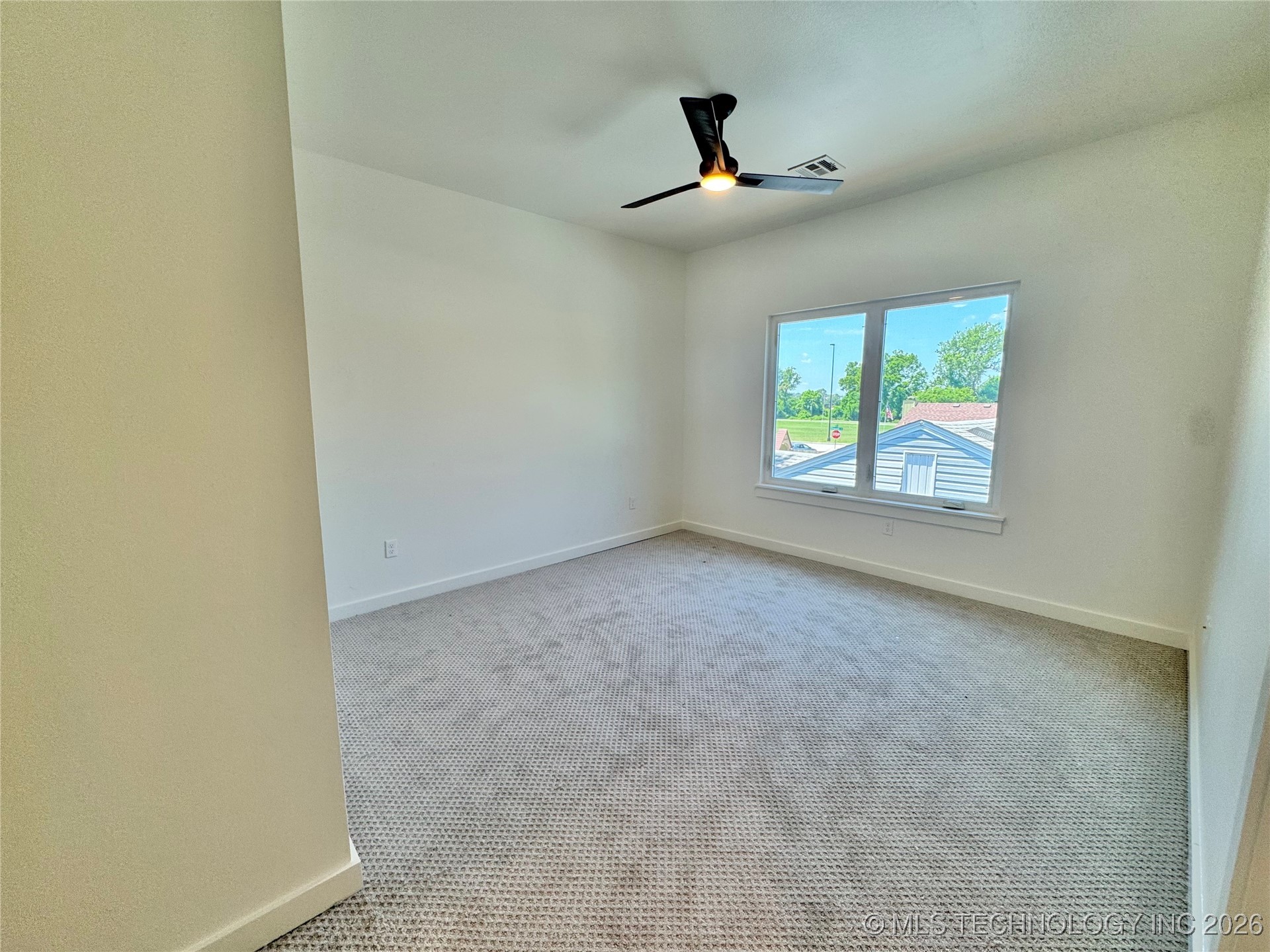 913 E 37th Street S Property Photo 24