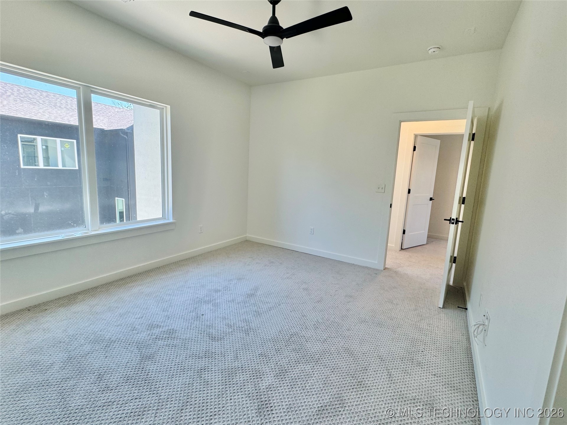 913 E 37th Street S Property Photo 26