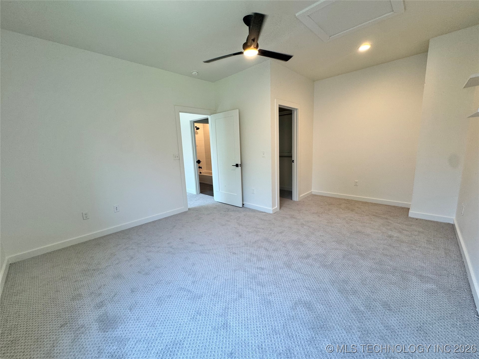 913 E 37th Street S Property Photo 27