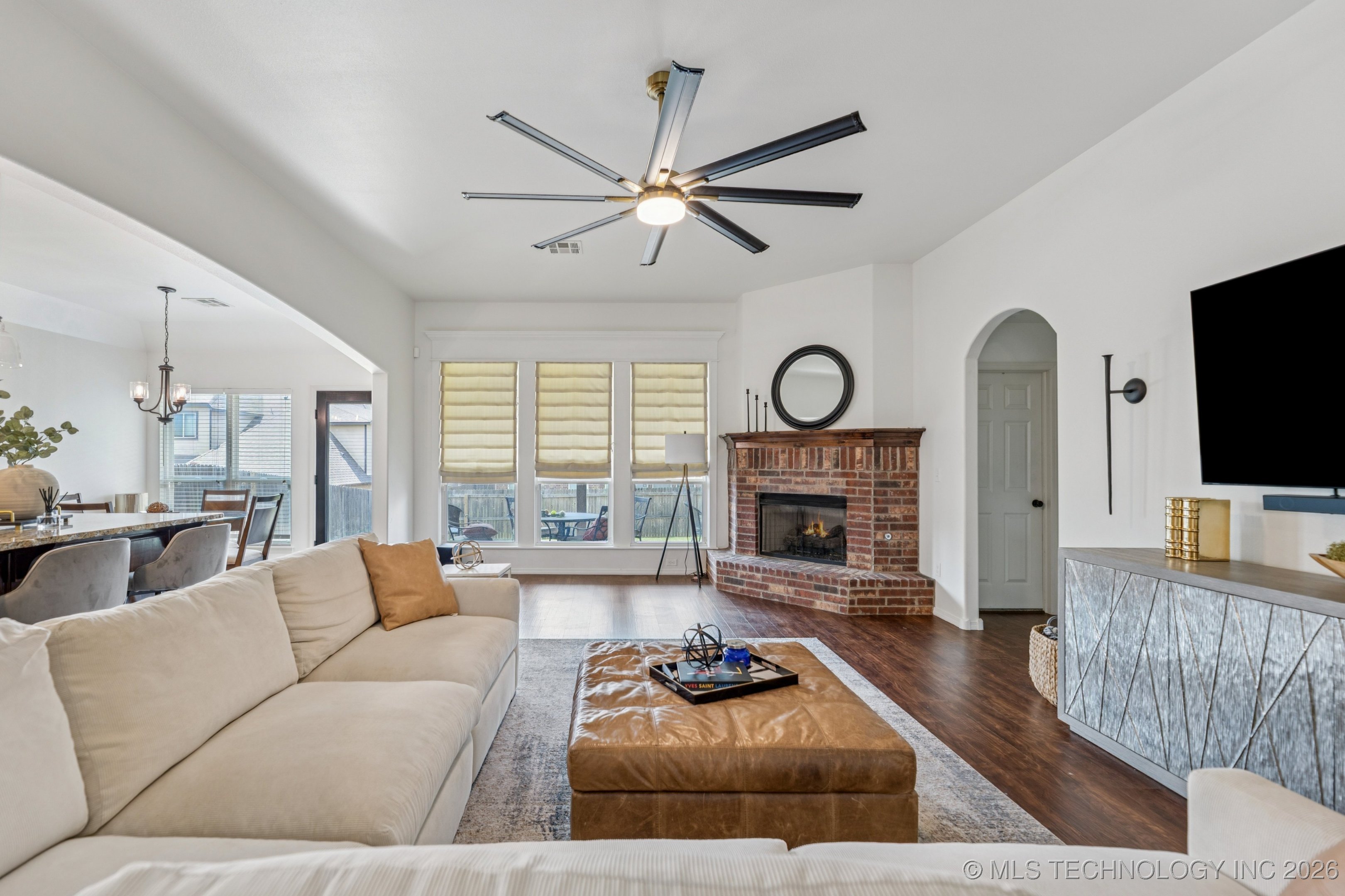 1515 E Orlando Court Property Photo 4