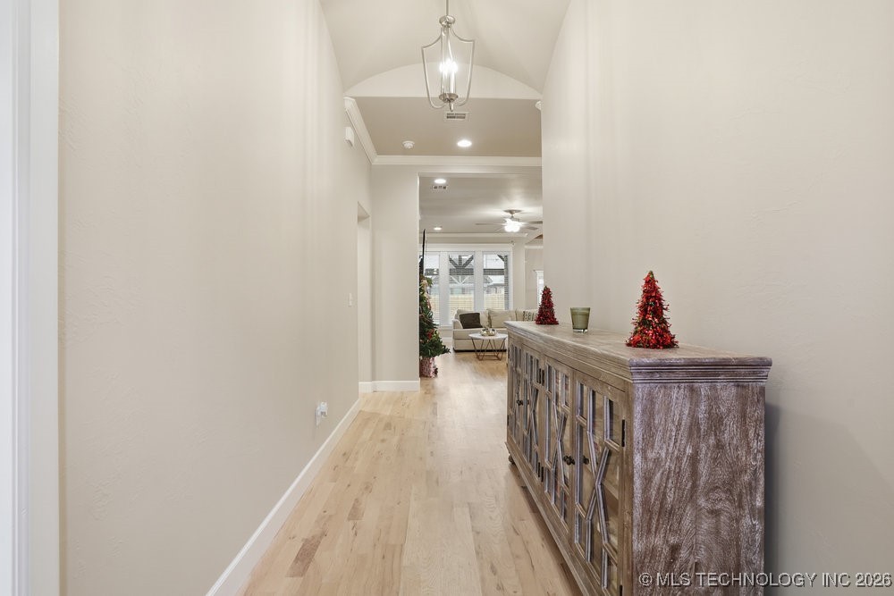 2818 E Quaker Street Property Photo 2