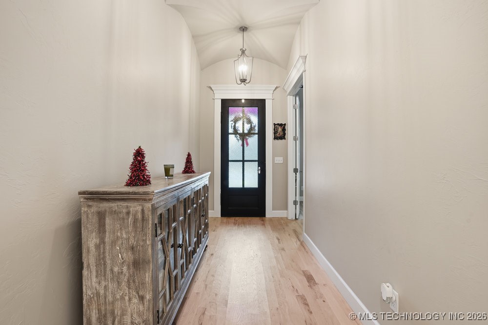 2818 E Quaker Street Property Photo 3