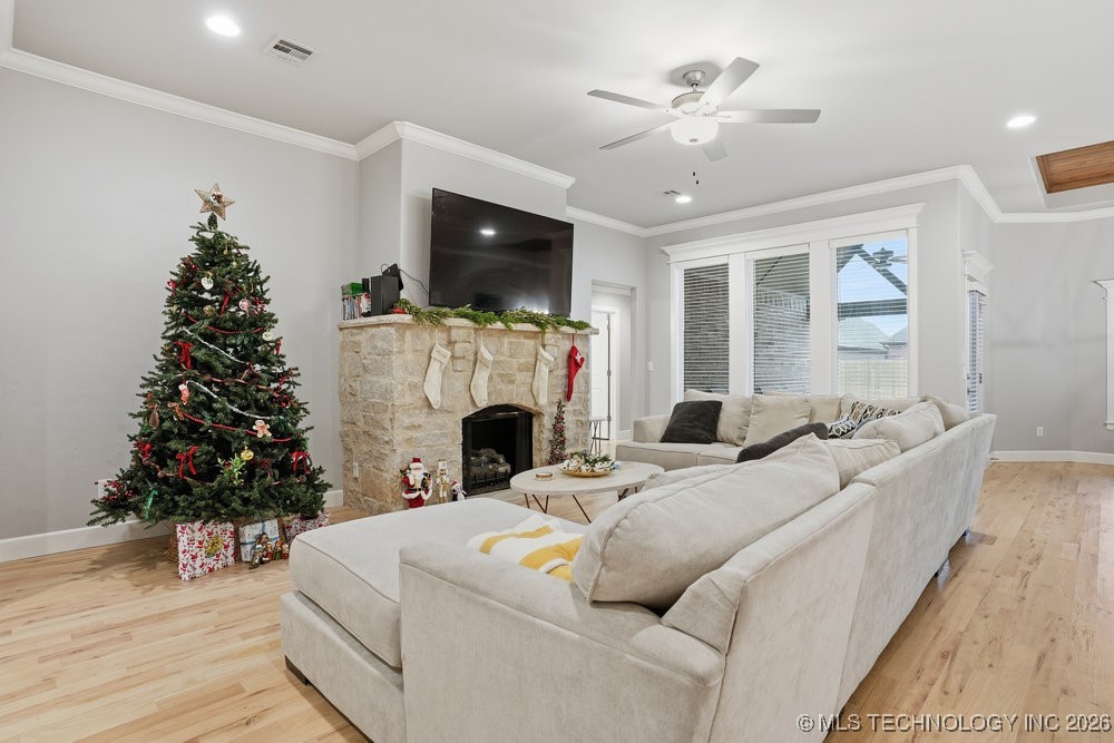 2818 E Quaker Street Property Photo 6