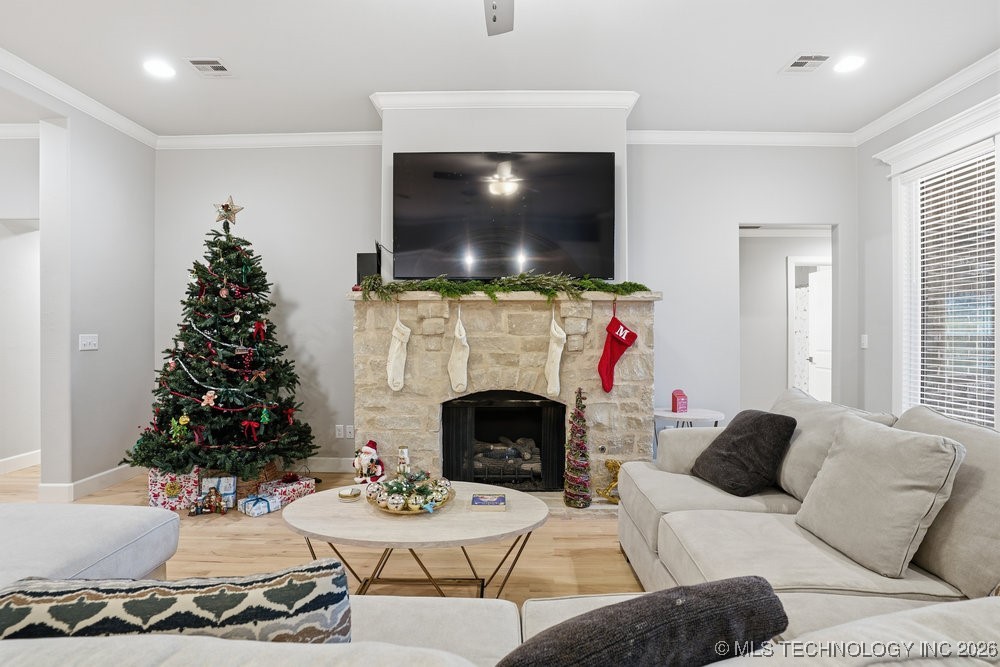 2818 E Quaker Street Property Photo 7