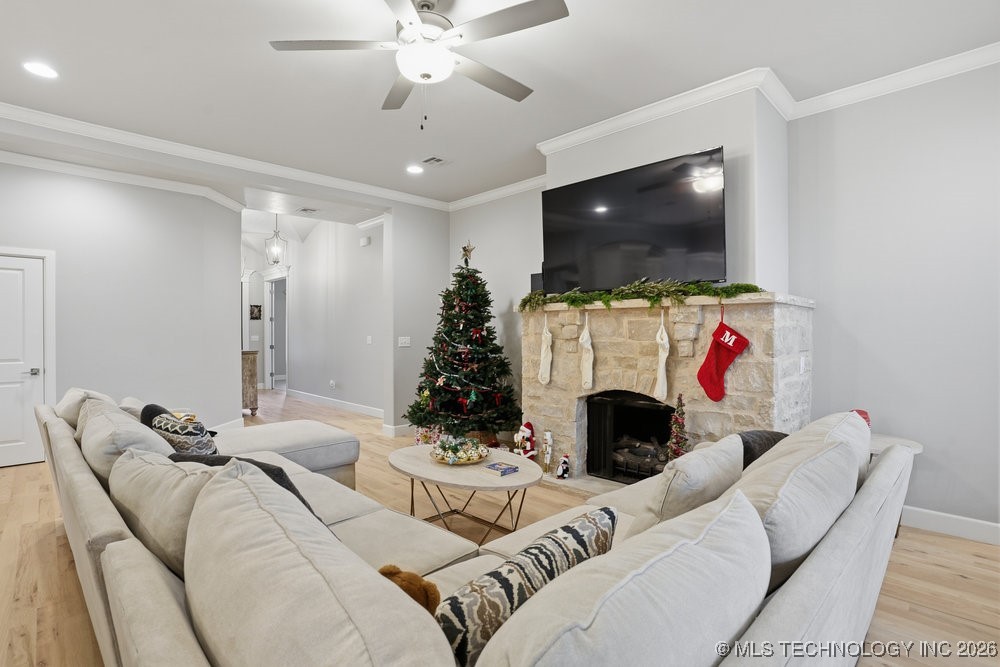 2818 E Quaker Street Property Photo 10