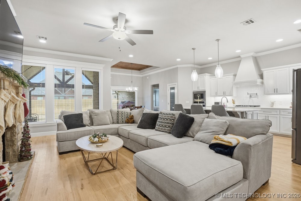 2818 E Quaker Street Property Photo 13