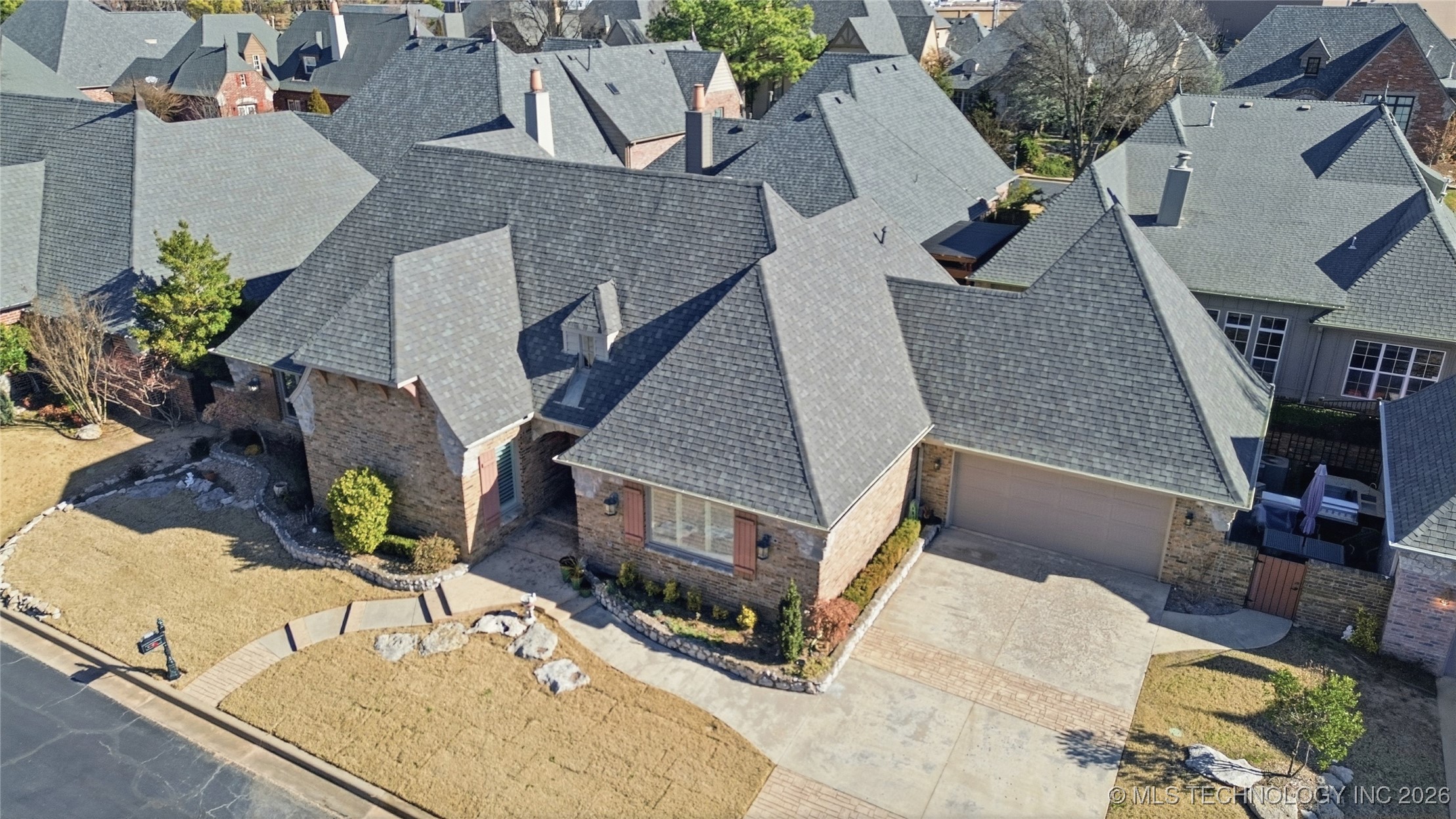 10131 S 77th East Place Property Photo 3