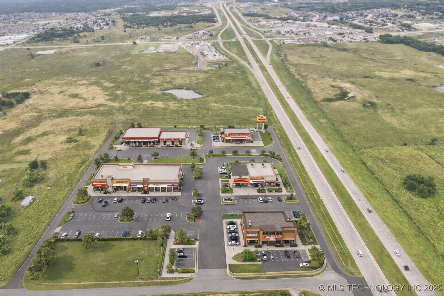 13812 E 122nd Street N Property Photo 2