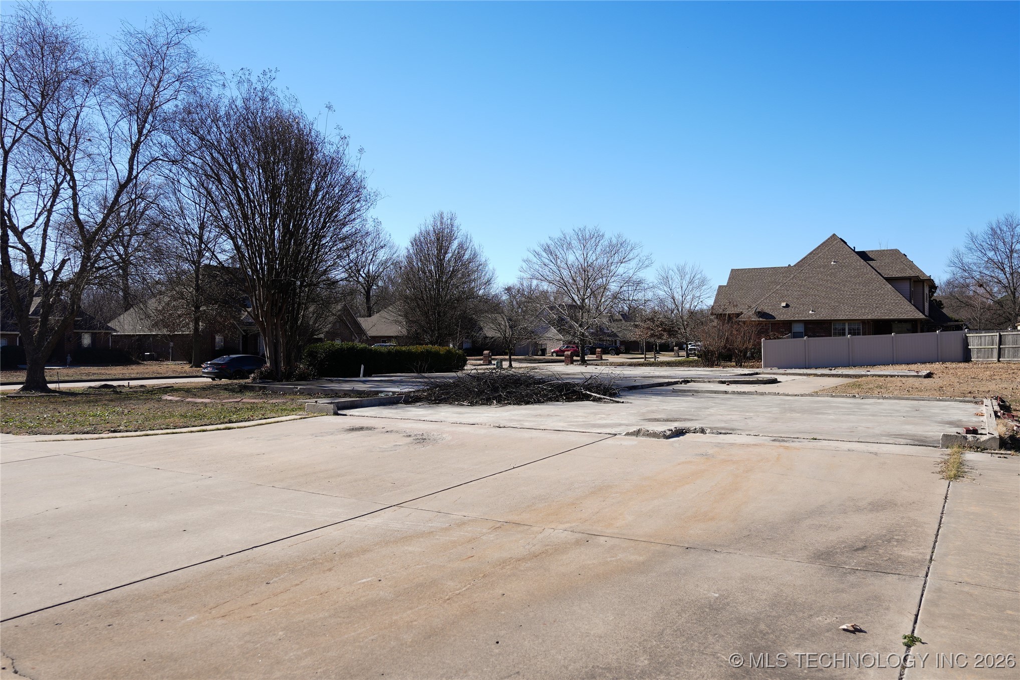 3404 Park Place North Property Photo 3