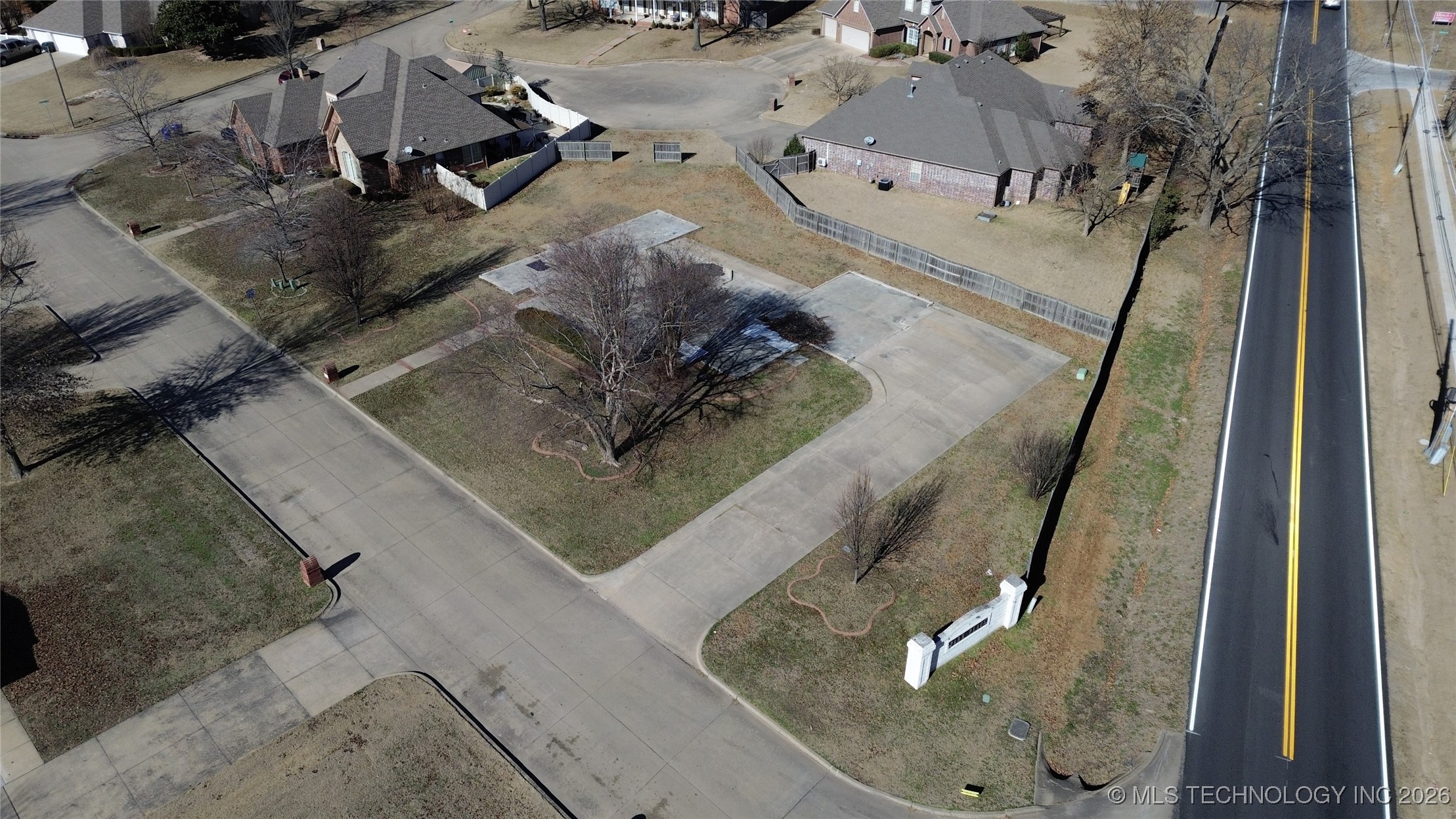 3404 Park Place North Property Photo 6