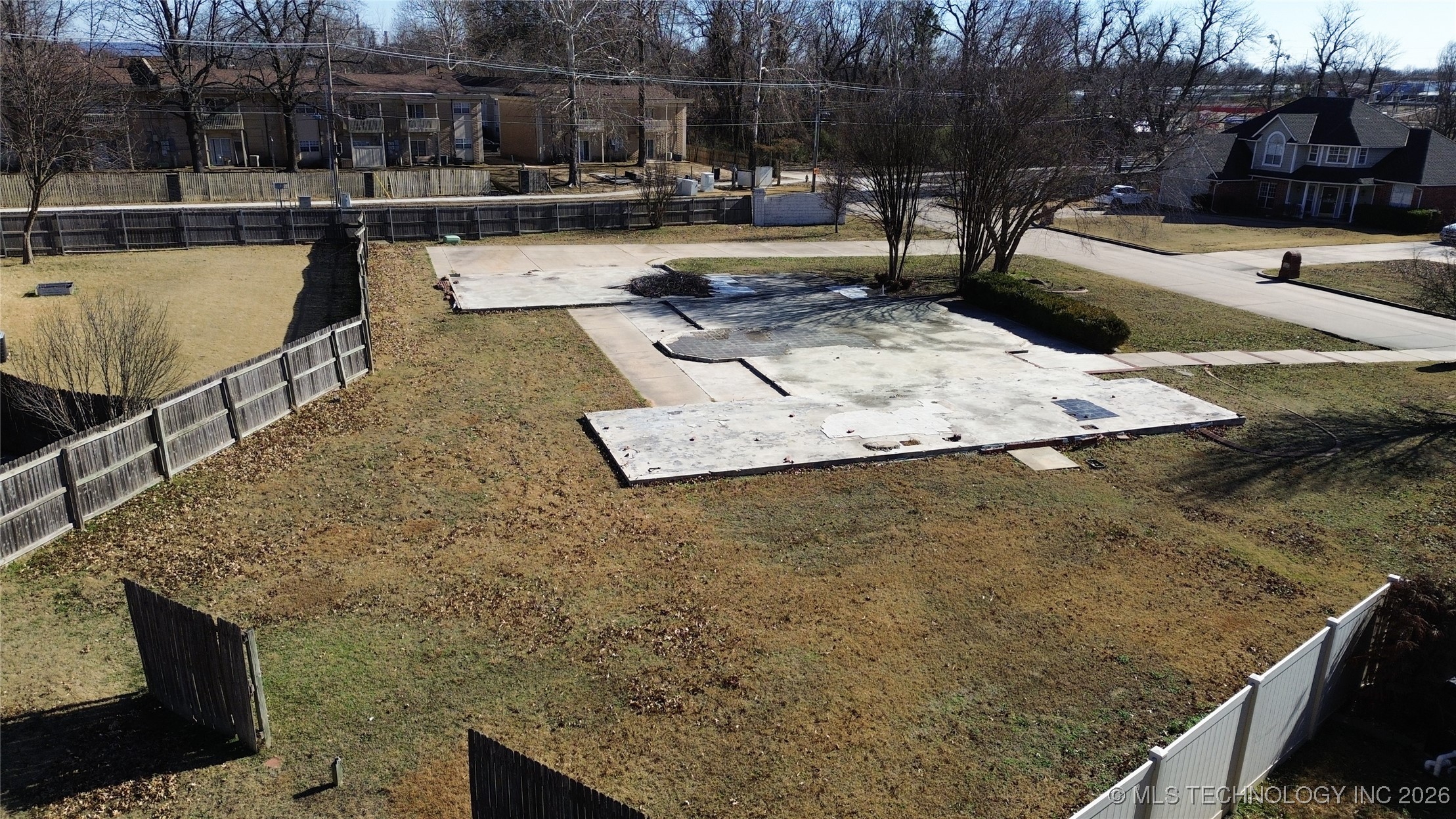 3404 Park Place North Property Photo 11