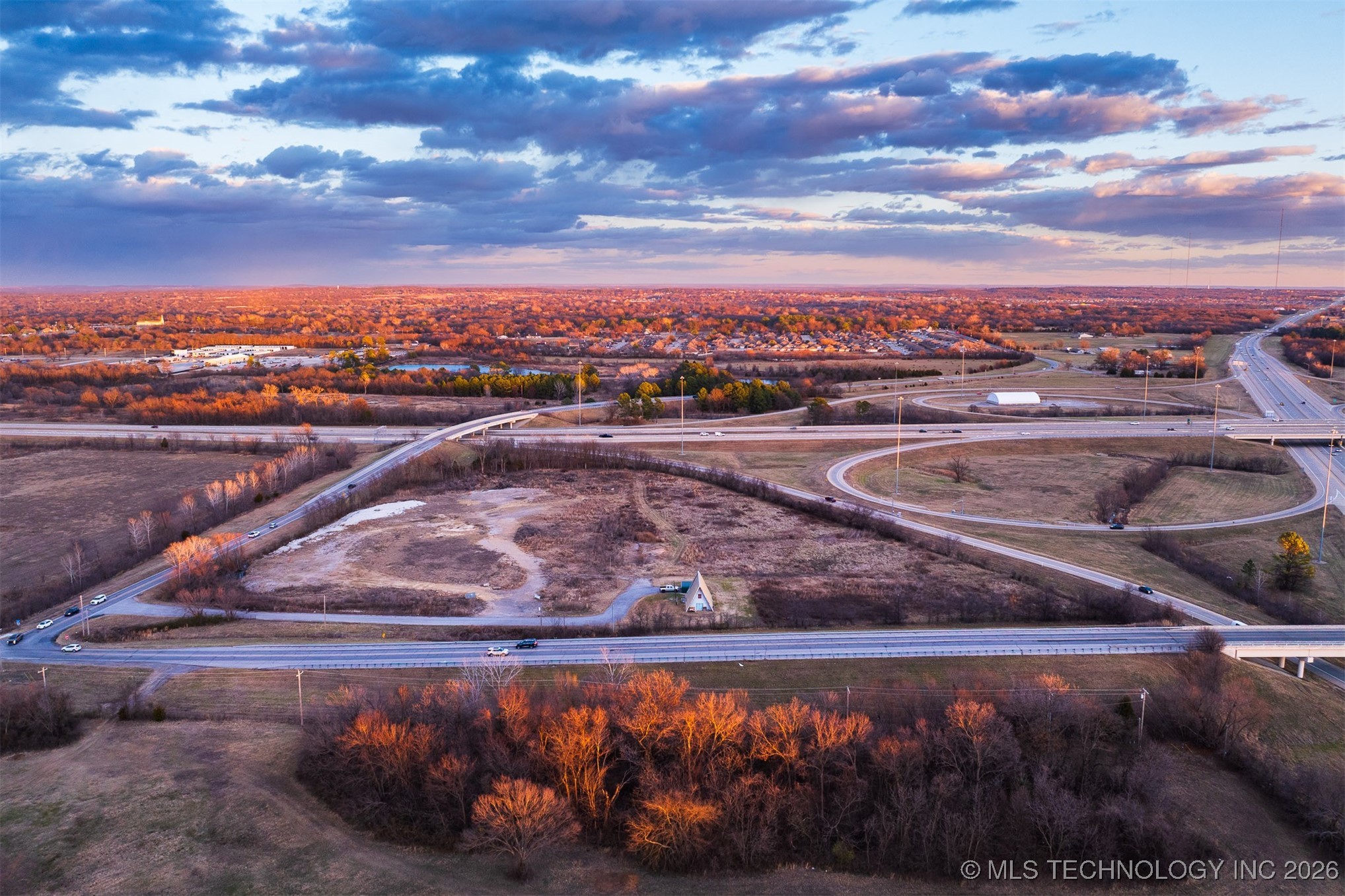 7911 S 209th East Avenue Property Photo 2