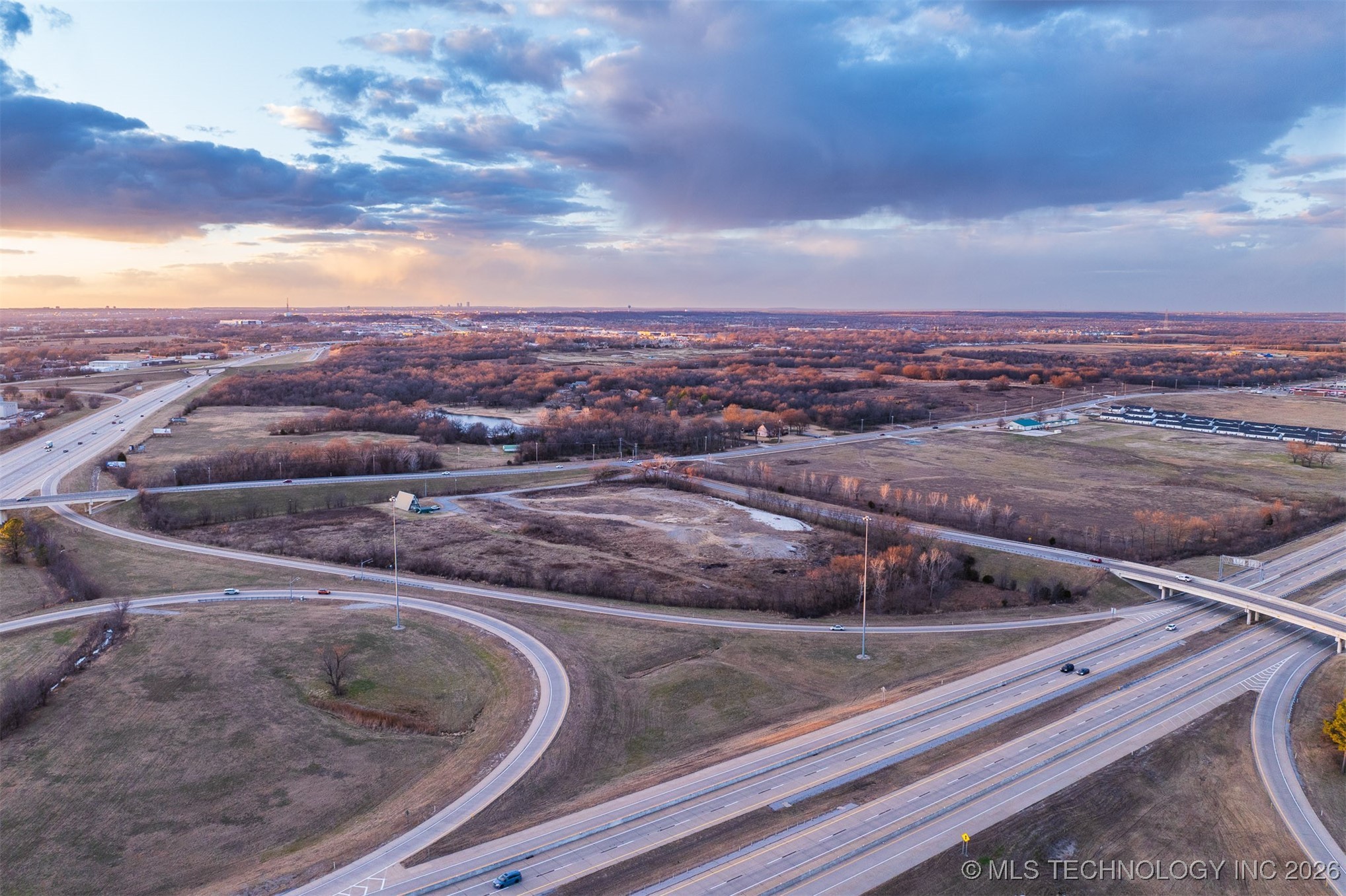 7911 S 209th East Avenue Property Photo 14