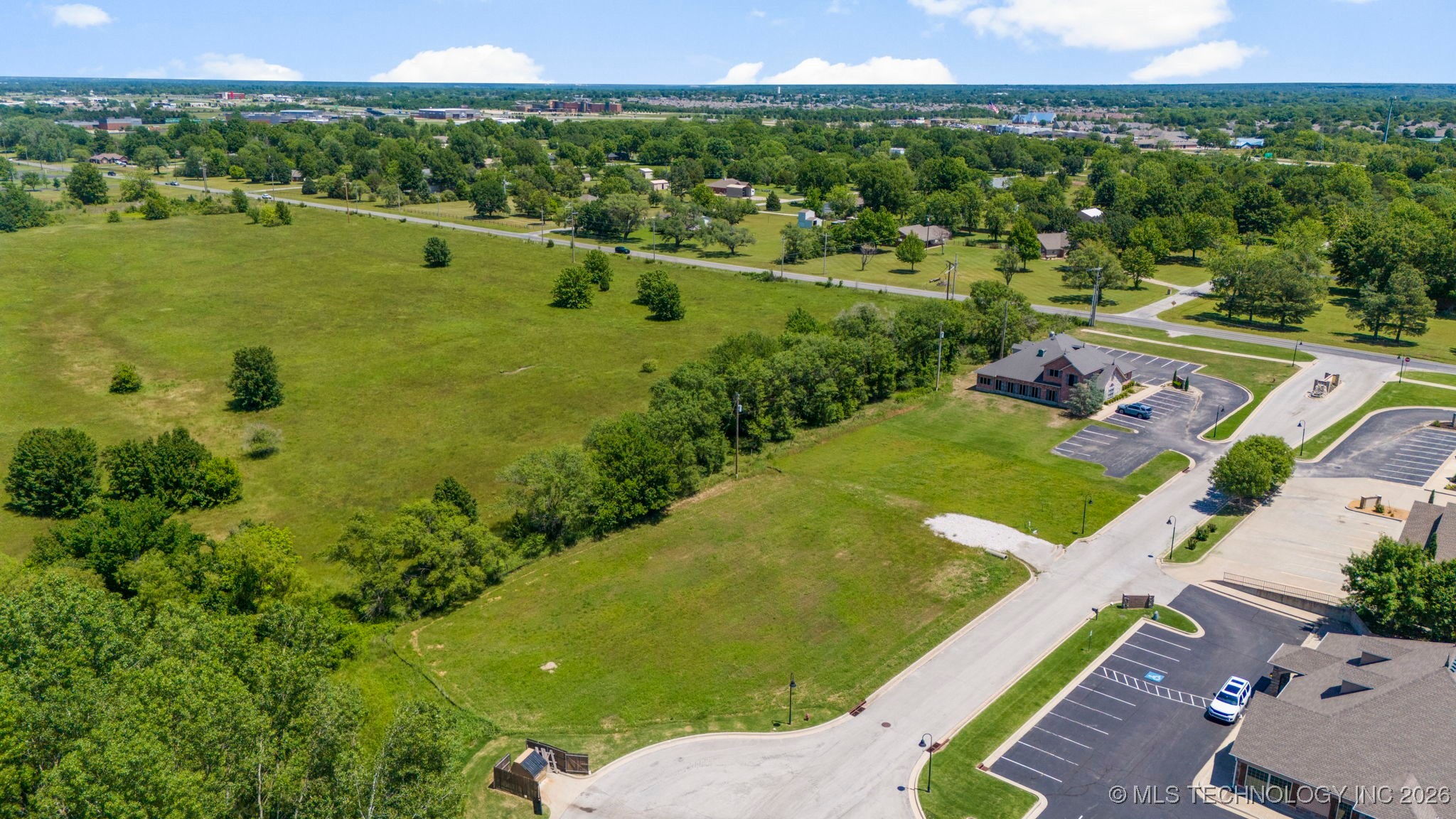 12805 E 101st Place North Property Photo 8