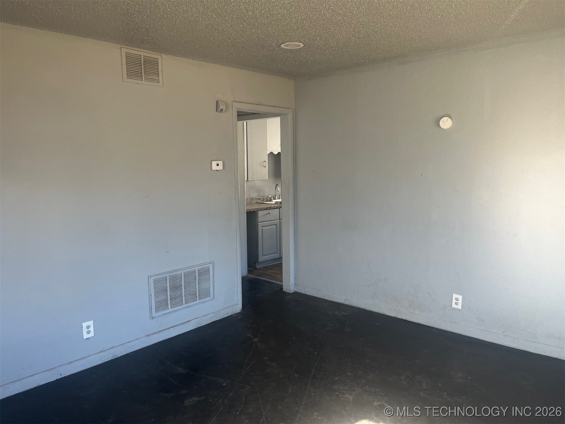 4624 N Cheyenne Avenue Property Photo 4