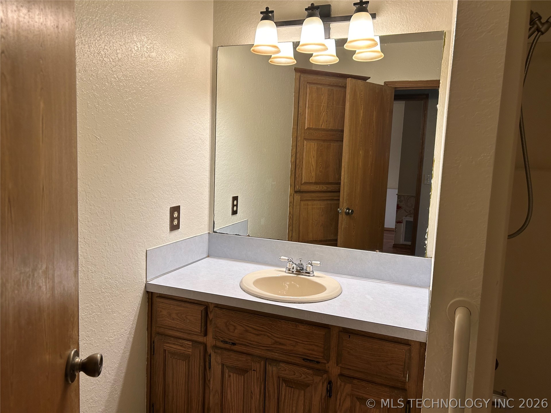 710 Cavalry Street Property Photo 14